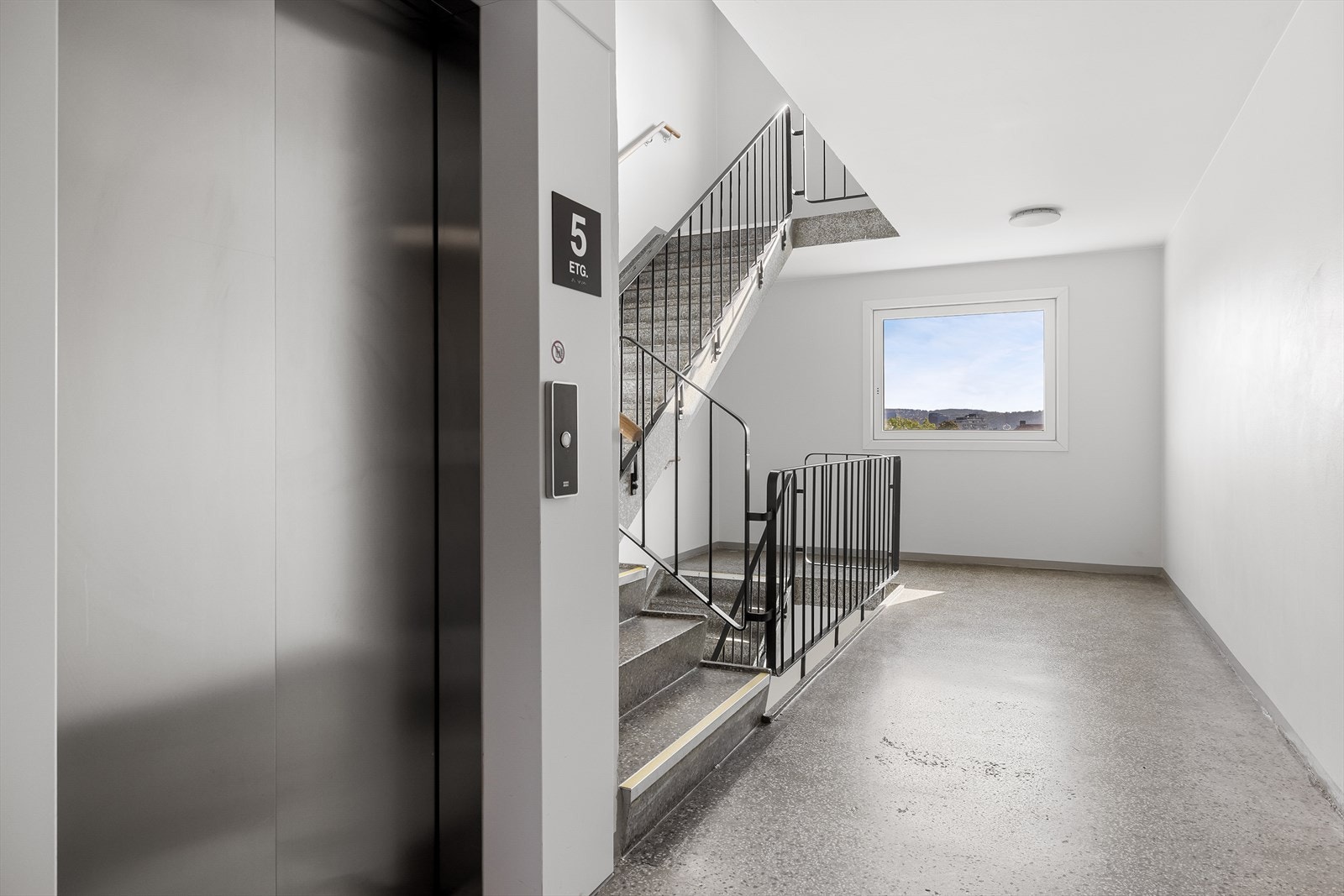 Det er heis i bygget. Galleribilde