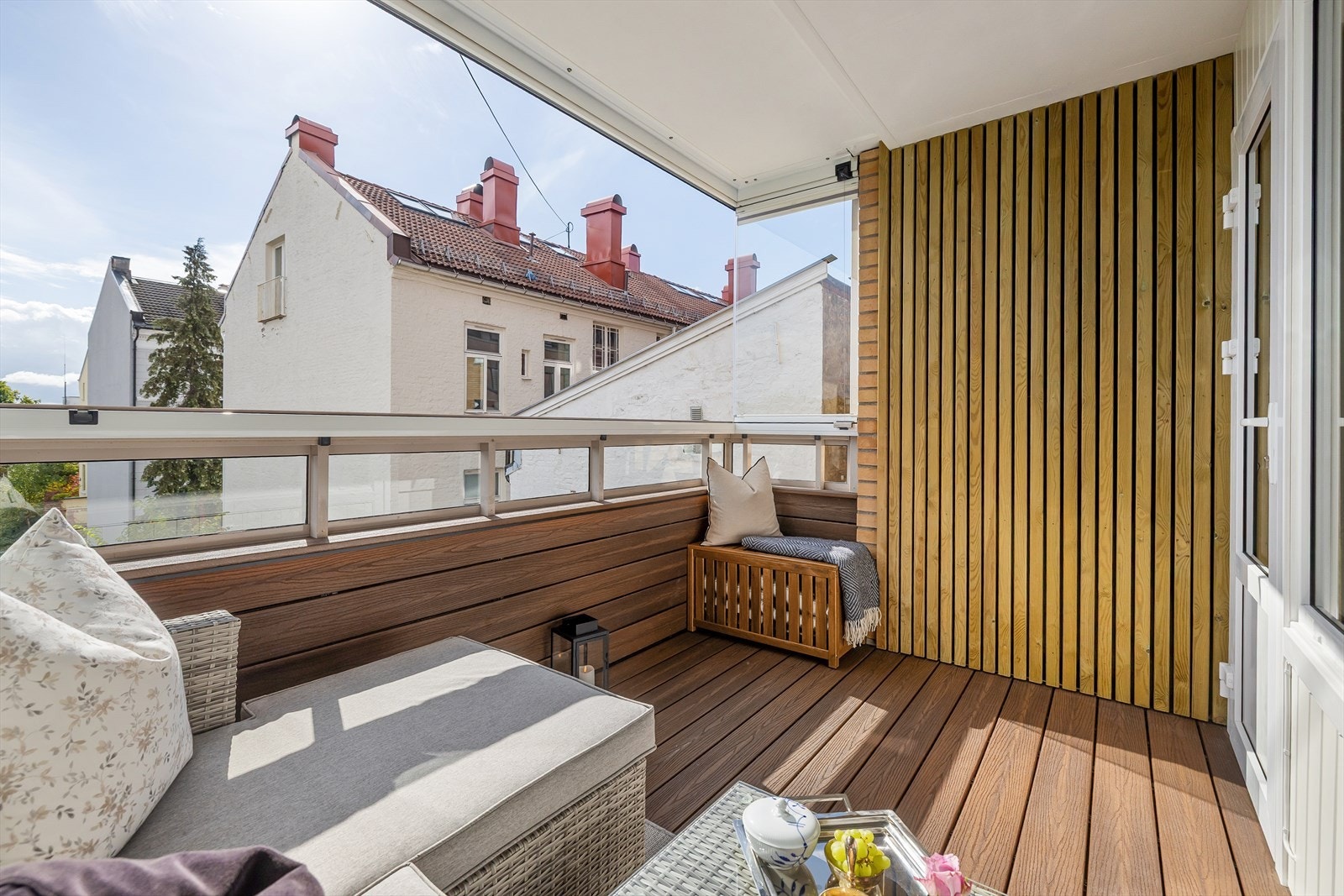 Her er det plass til sittegrupper, grill og beplanting. Galleribilde