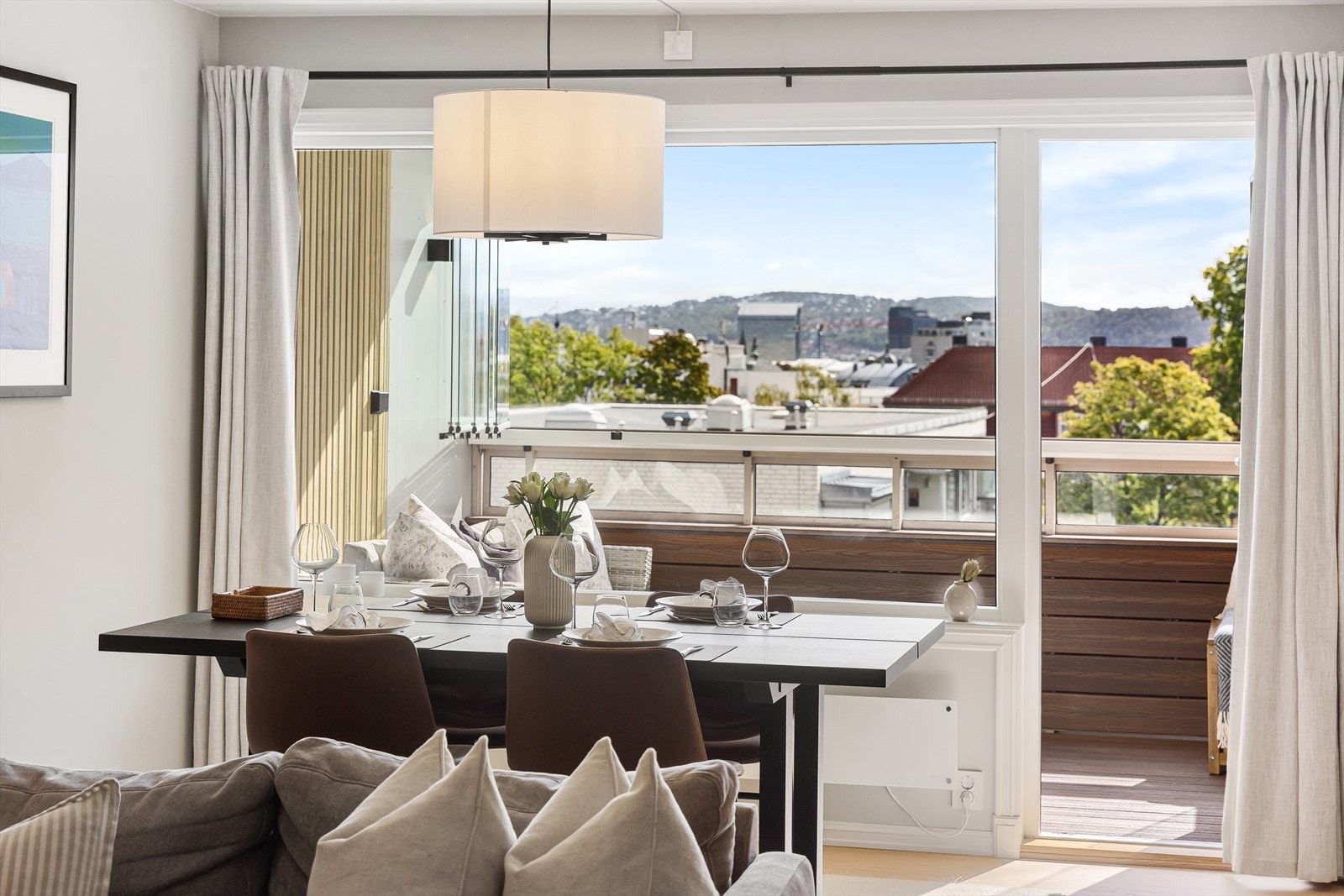 Her bor du usjenert og fritt til i byggets 5. etasje - uten gjenboere. Galleribilde