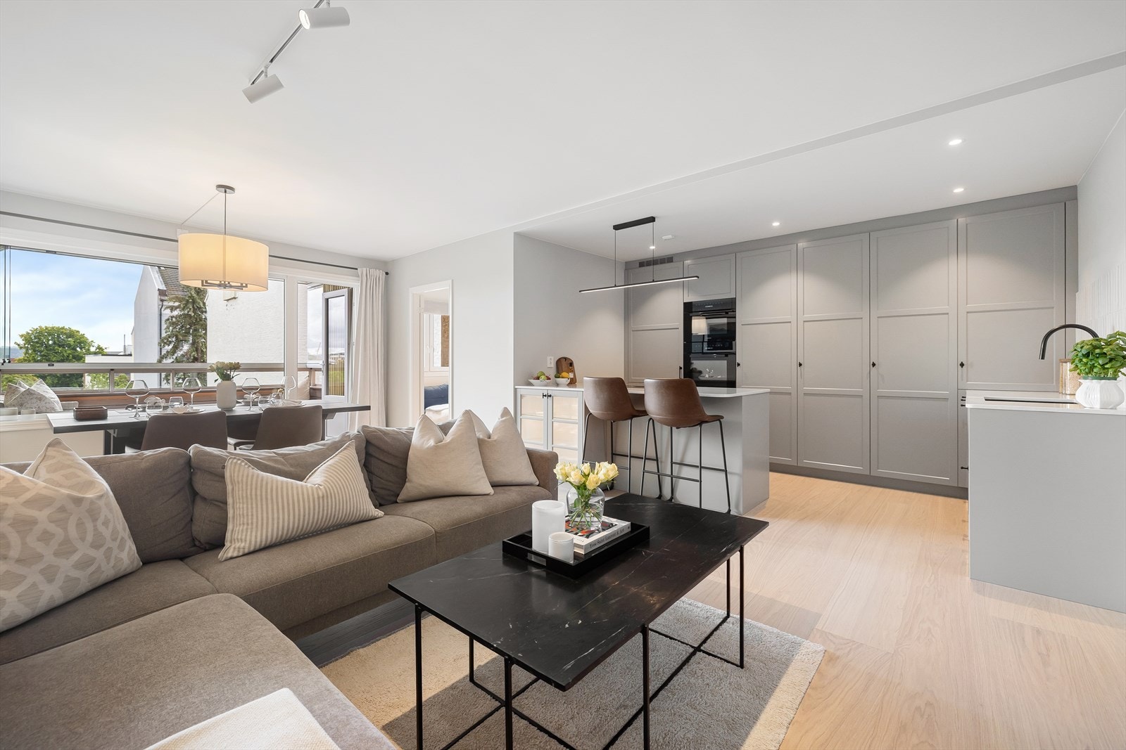 Kristoffer Mjåtveit har gleden av å presentere Sporveisgata 8B! Galleribilde