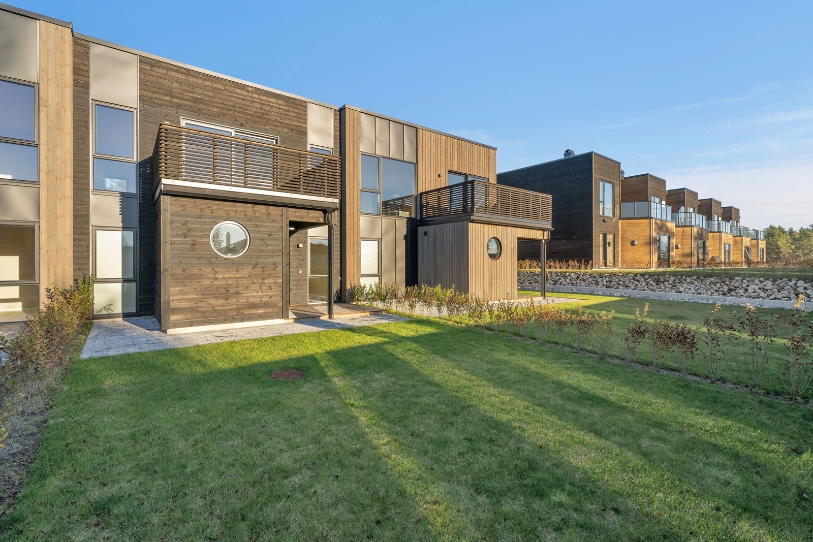 Velkommen til Langenesåsen 10! Boligen er presentert av Gaute Kverneland v/Aktiv Eiendomsmegling avd. Kristiansand. Galleribilde