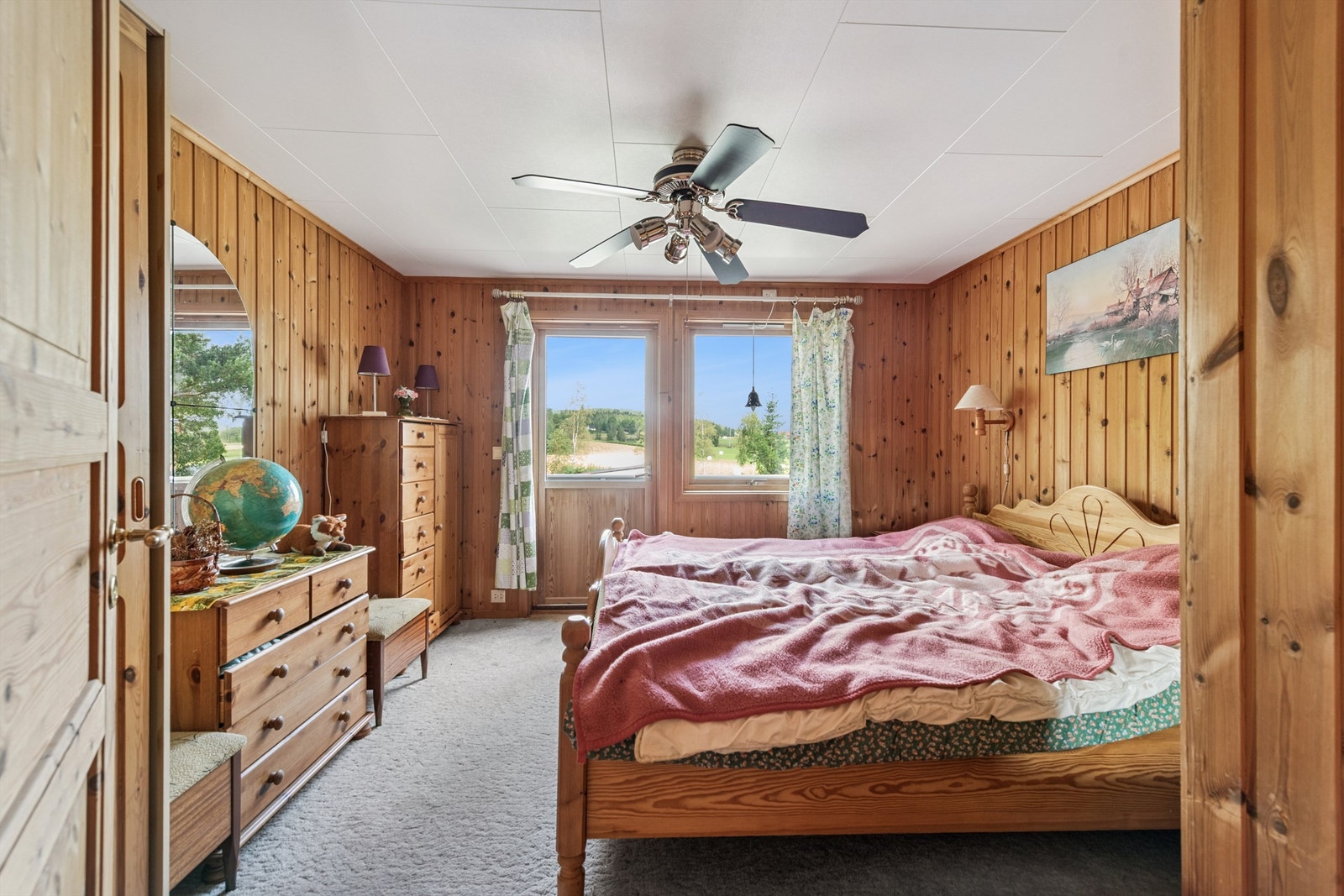 Hovedsoverommet har direkte utgang til balkong. Galleribilde