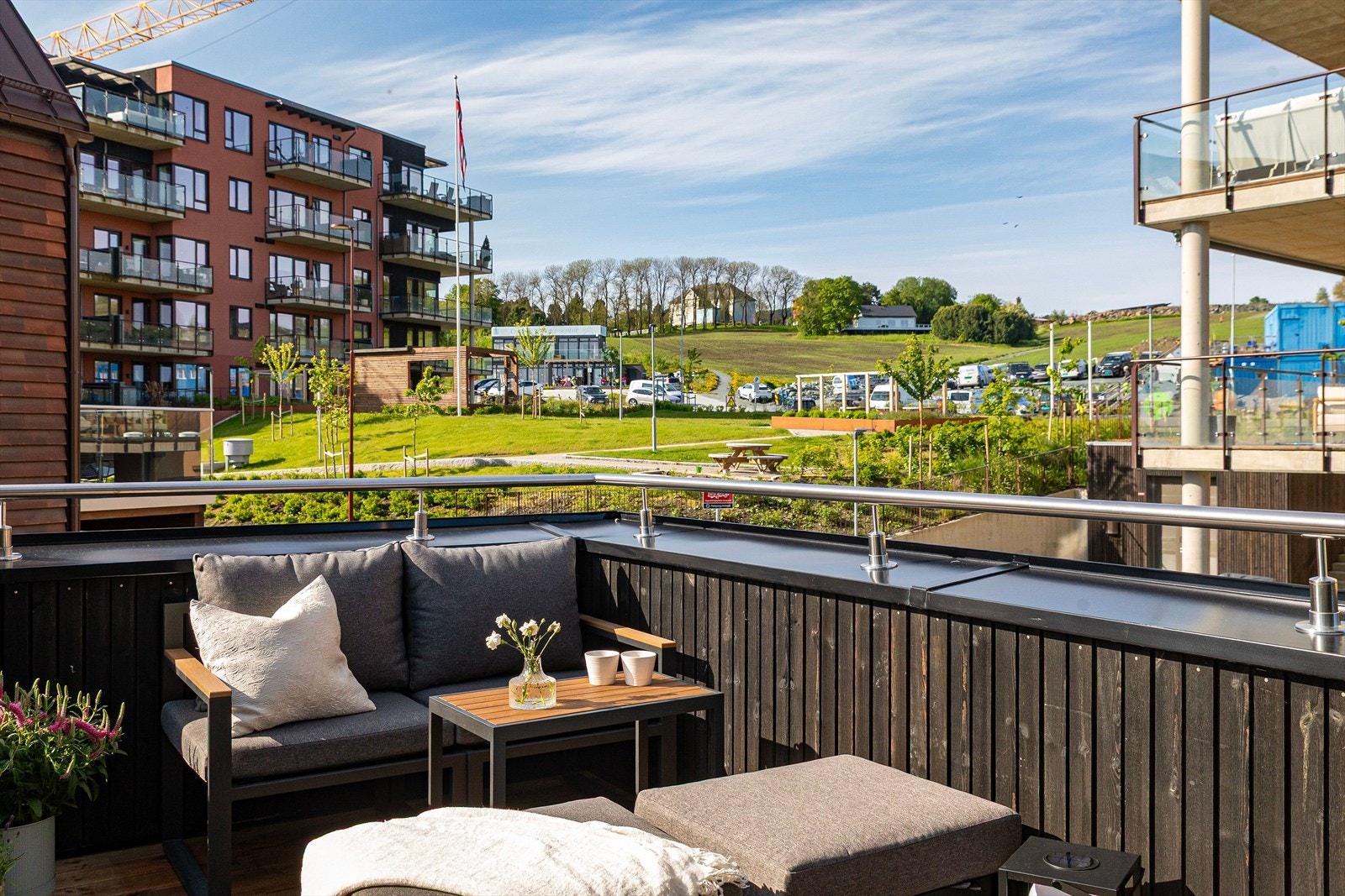 Balkongen måler ca. 8 m². Galleribilde