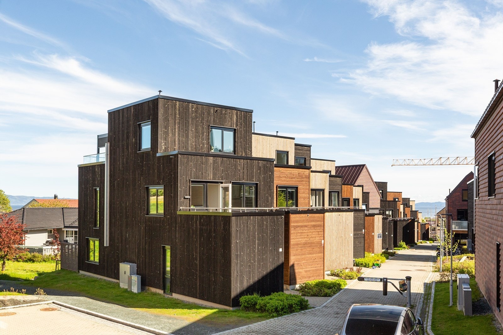 Rekkehuset ligger flott og skjermet til i feltet med endebeliggenhet. Galleribilde