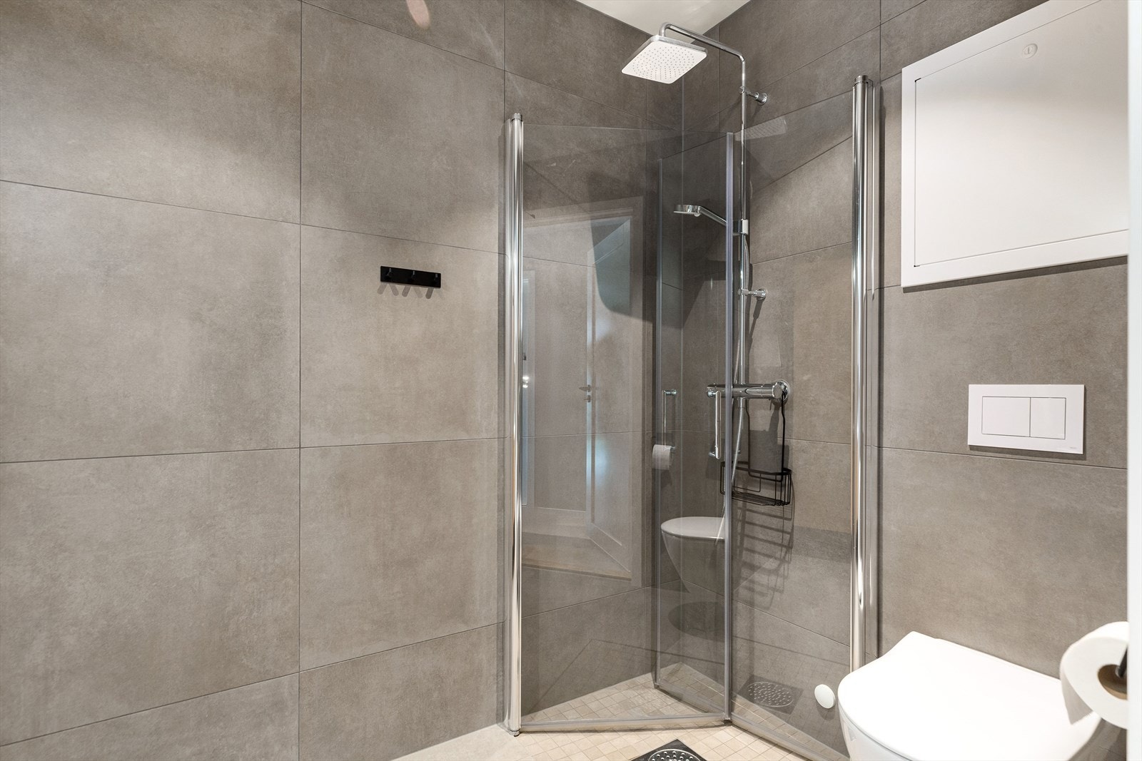 Oppgraderte fliser på bad 60x60 Galleribilde