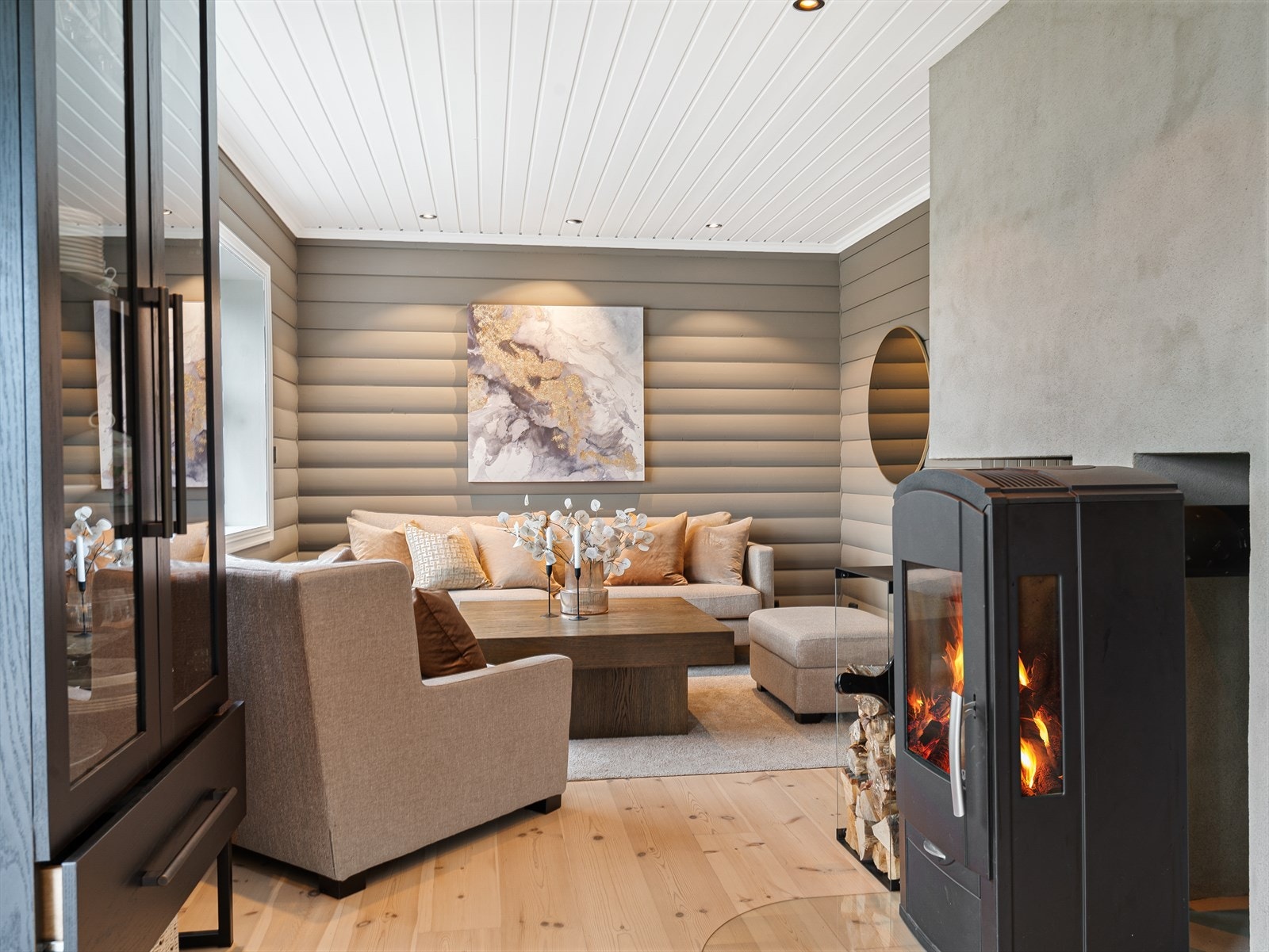 I planet får du en åpen løsning med klart definerte soner som gjør rommene enkle å møblere. Galleribilde