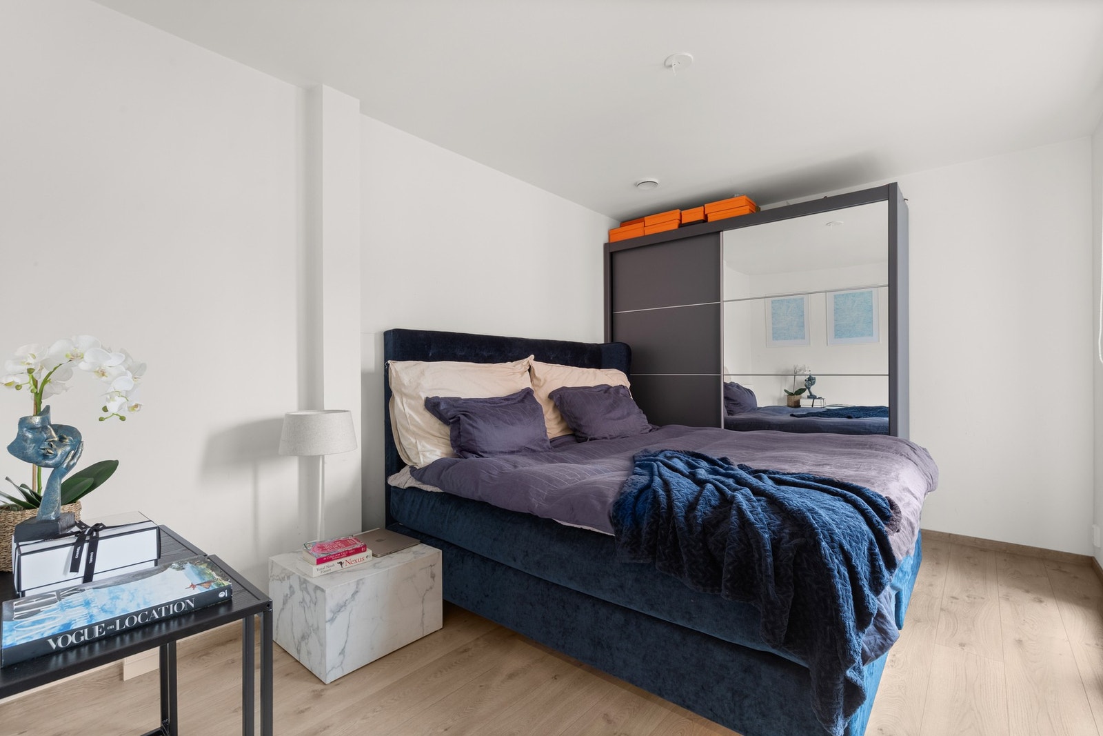 I denne etasjen ligger boligens private sone med tre gode soverom, alle med plass til garderobe. Galleribilde