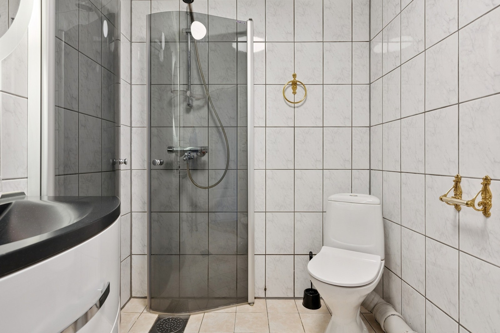 God plass når dusjveggene er inne. Galleribilde