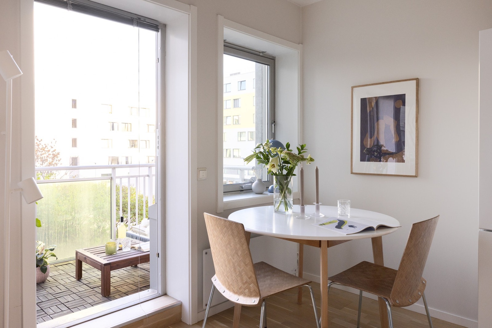 Her har du plass til både spisestue, sofagruppe og annet ønsket møblement. Galleribilde