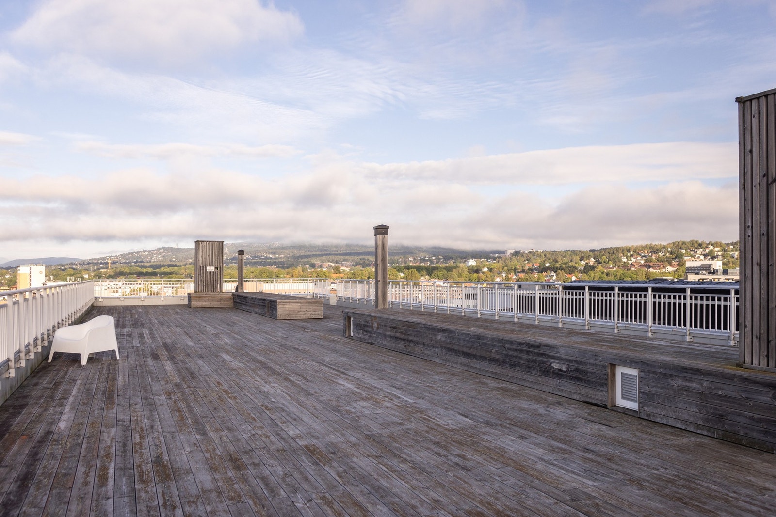 Det er moderne fasiliteter som trappefri adkomst med heis og felles takterrasse. Galleribilde