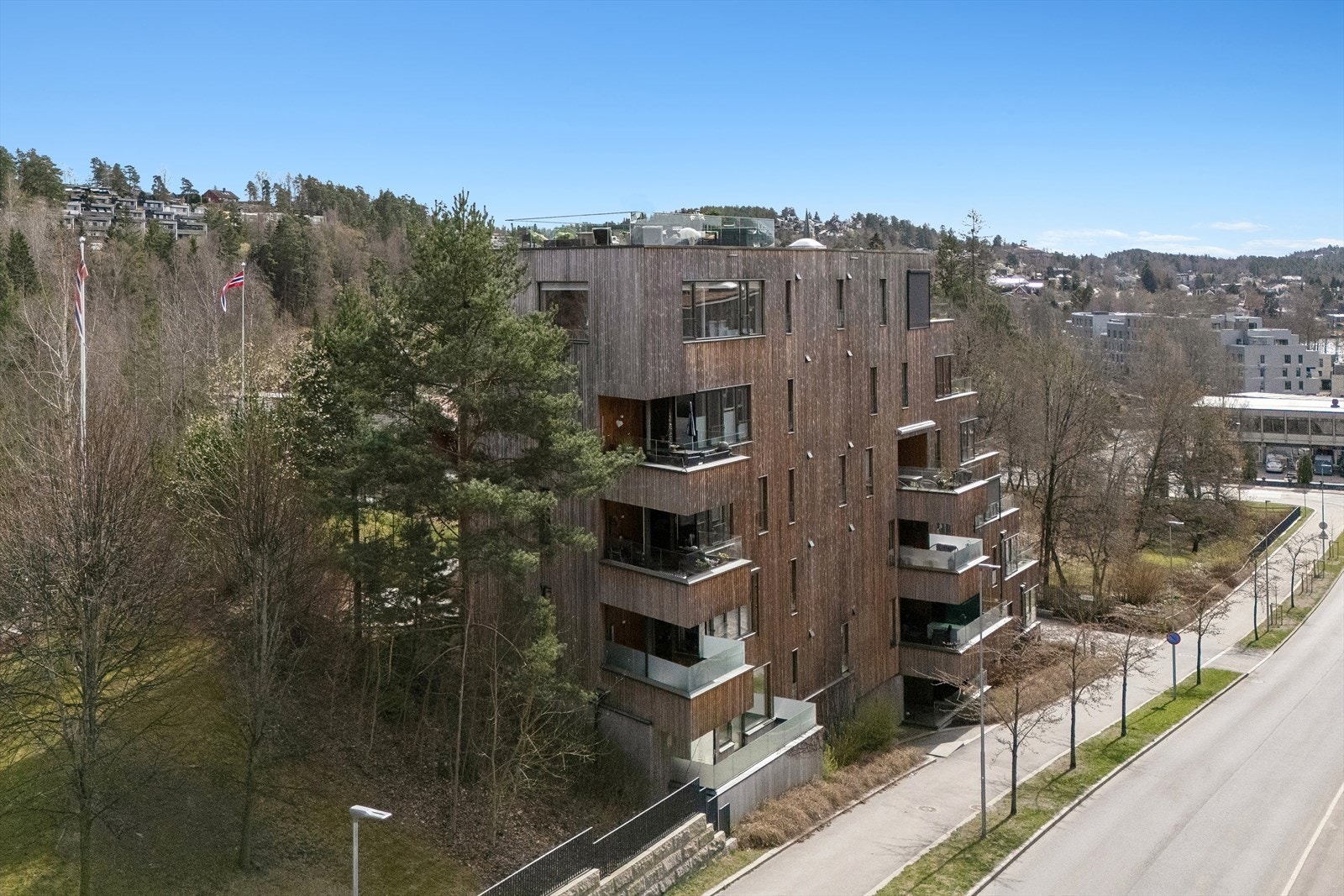 Fra leiligheten er det gangavstand til butikker, kjøpesenter, kultur og aktivitetssenteret Kolben. Galleribilde