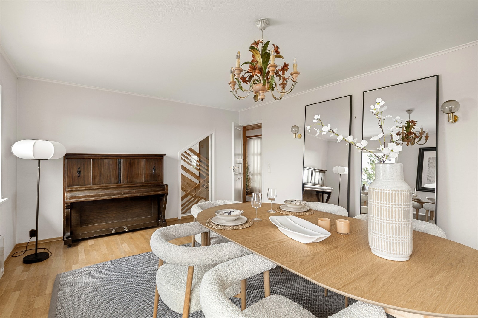 Legg spesielt merke til lekre detaljer som vindu mot trappegangen Galleribilde