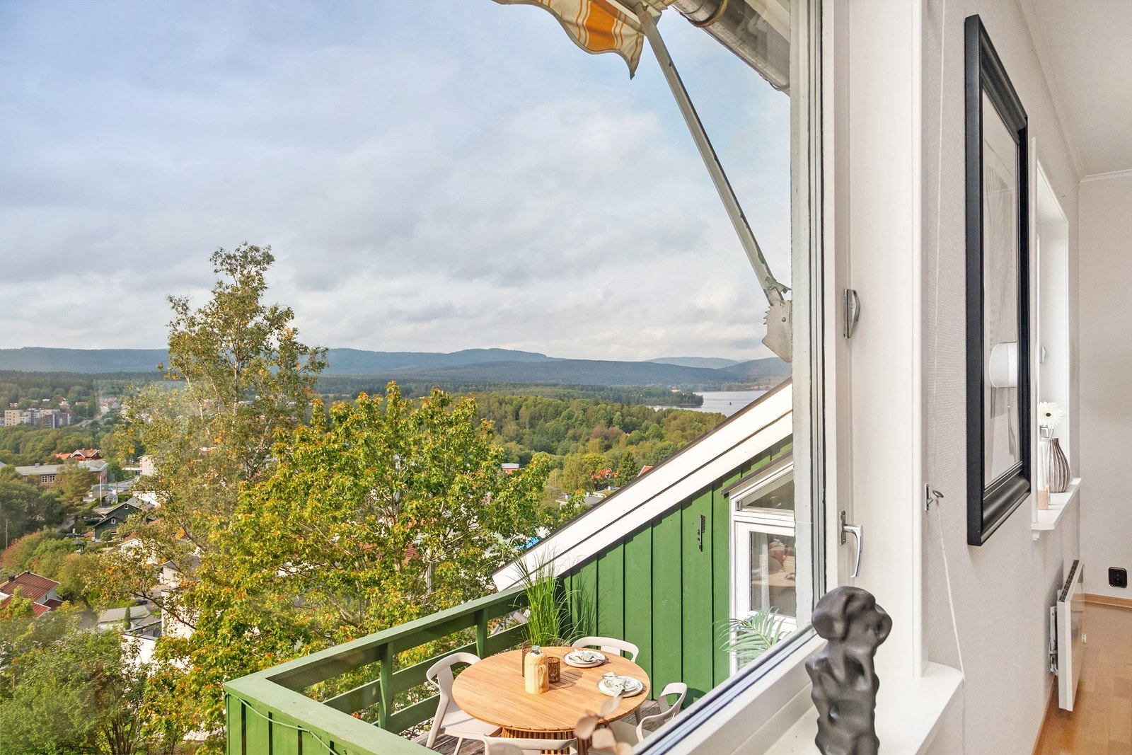 Utsikt fra spisestuen Galleribilde