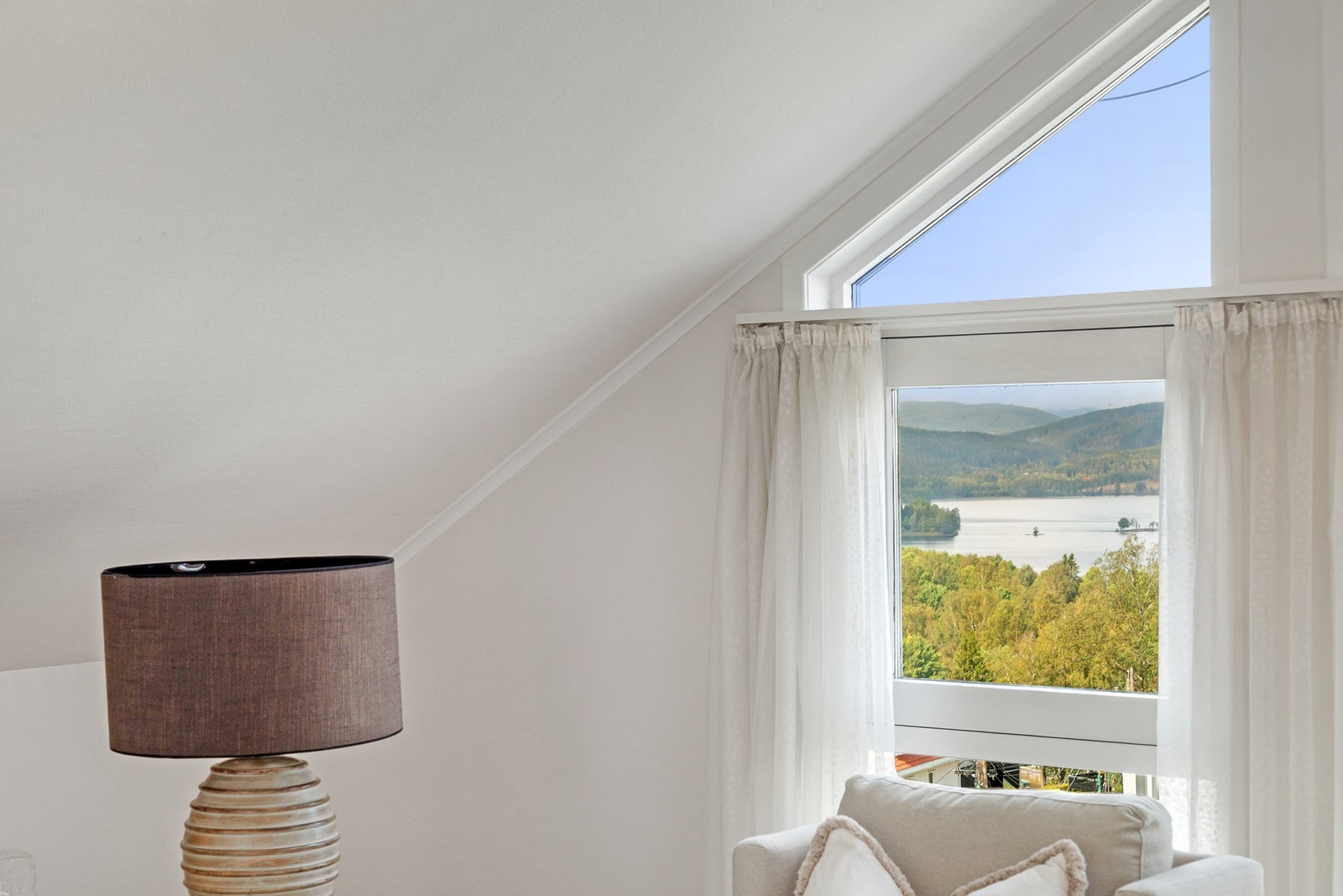 Utsikt fra stue mot Maridalsvannet Galleribilde