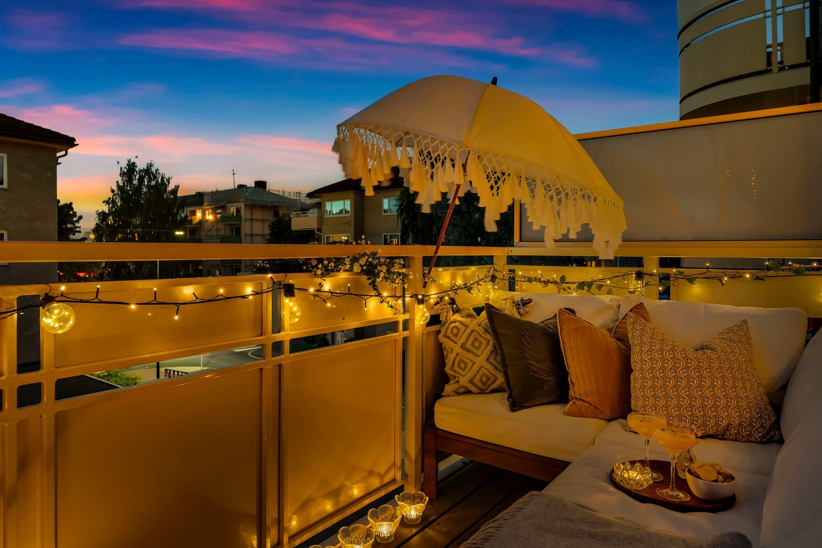 Balkongen er vestvendt med perfekte solforhold. Galleribilde