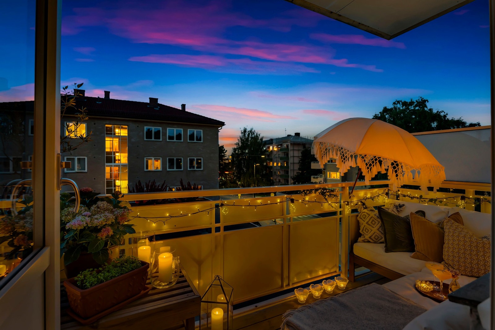 Flott utsyn fra balkongen med nydelig solnedgang! Galleribilde