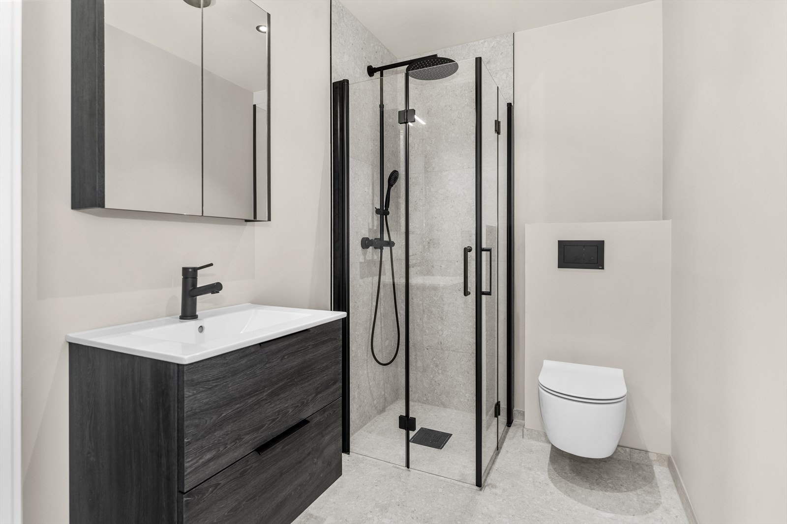 Flott bad i hovedetasjen Galleribilde