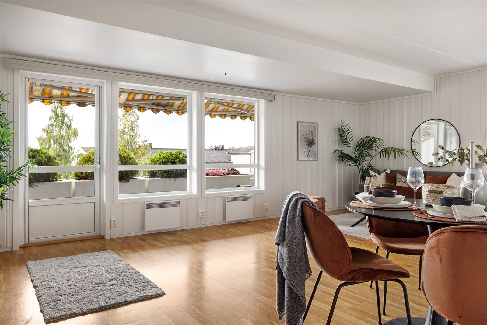 Leiligheten hadde opprinnelig 4 soverom, men 2 av soverommene er i dag fjernet til fordel for en større stue. Galleribilde