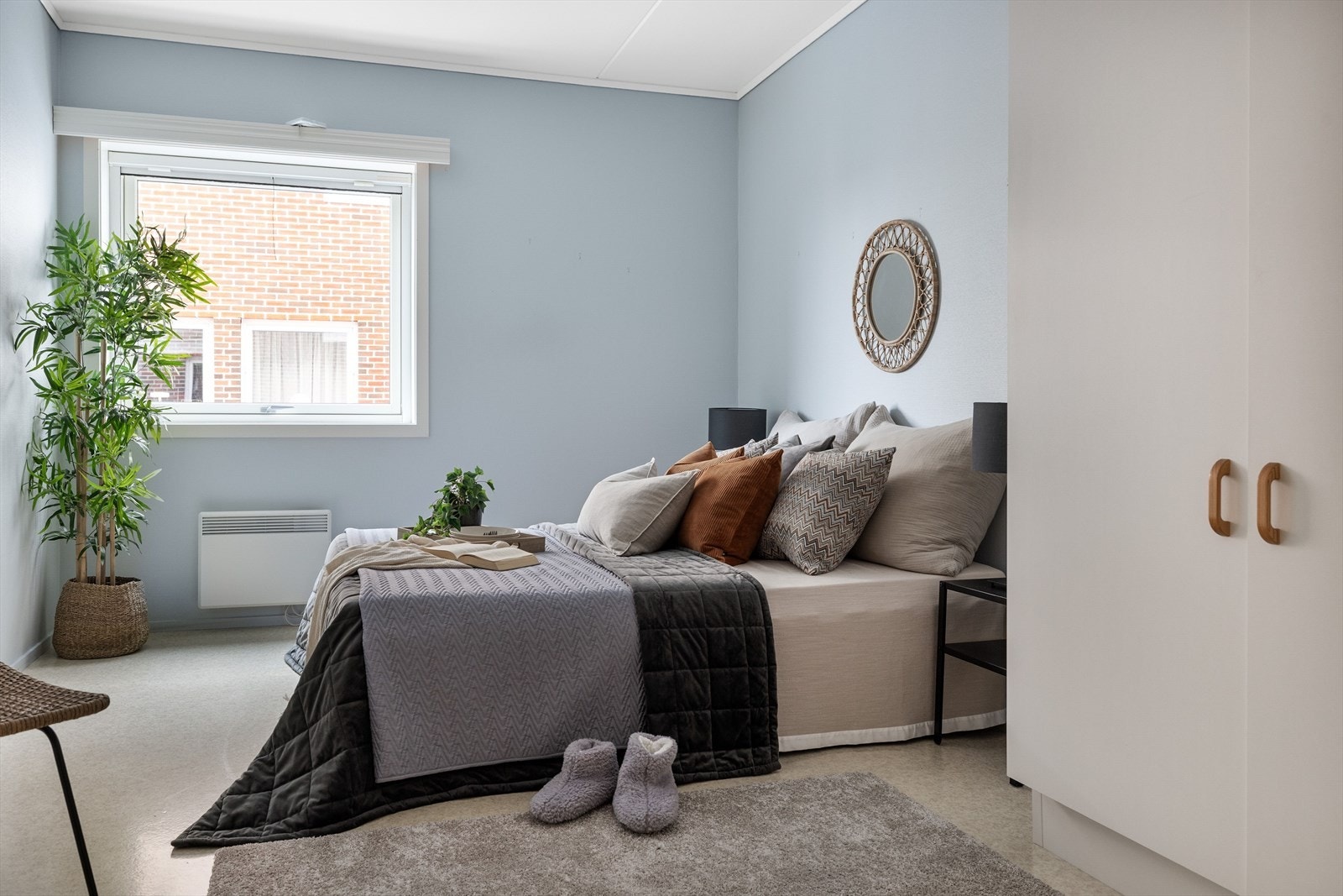 Leiligheten har et lyst og fint hovedsoverom av god størrelse. Galleribilde