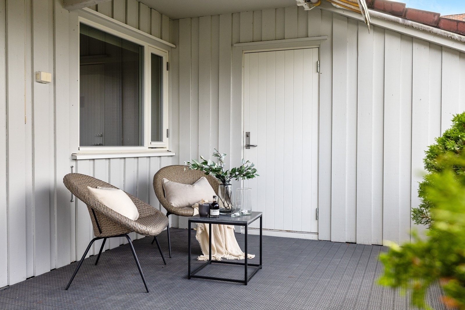 Fra terrassen har du også adkomst til en praktisk utvendig bod på 4m². Galleribilde