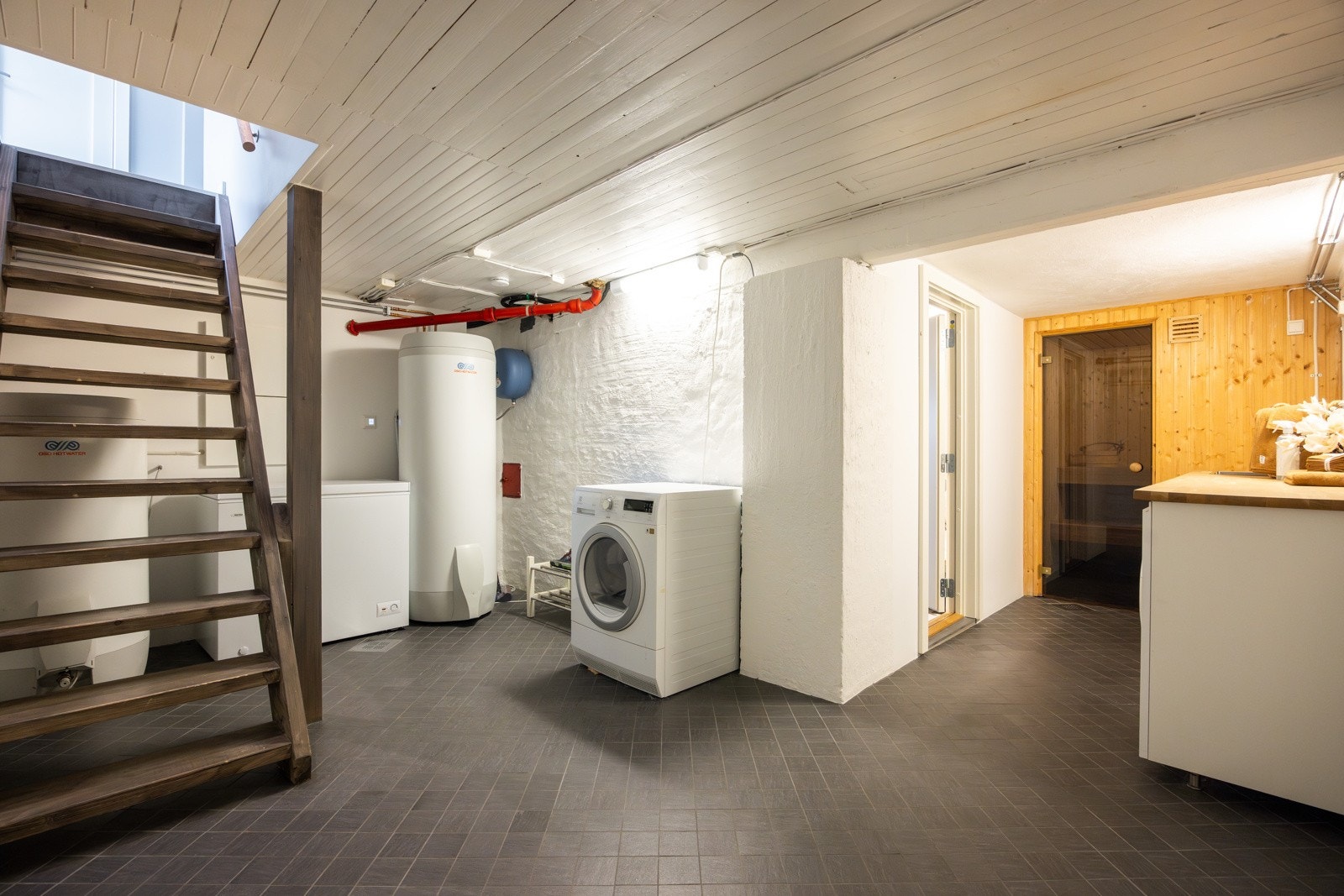 Underetasjen er av den mer praktiske sorten. Galleribilde