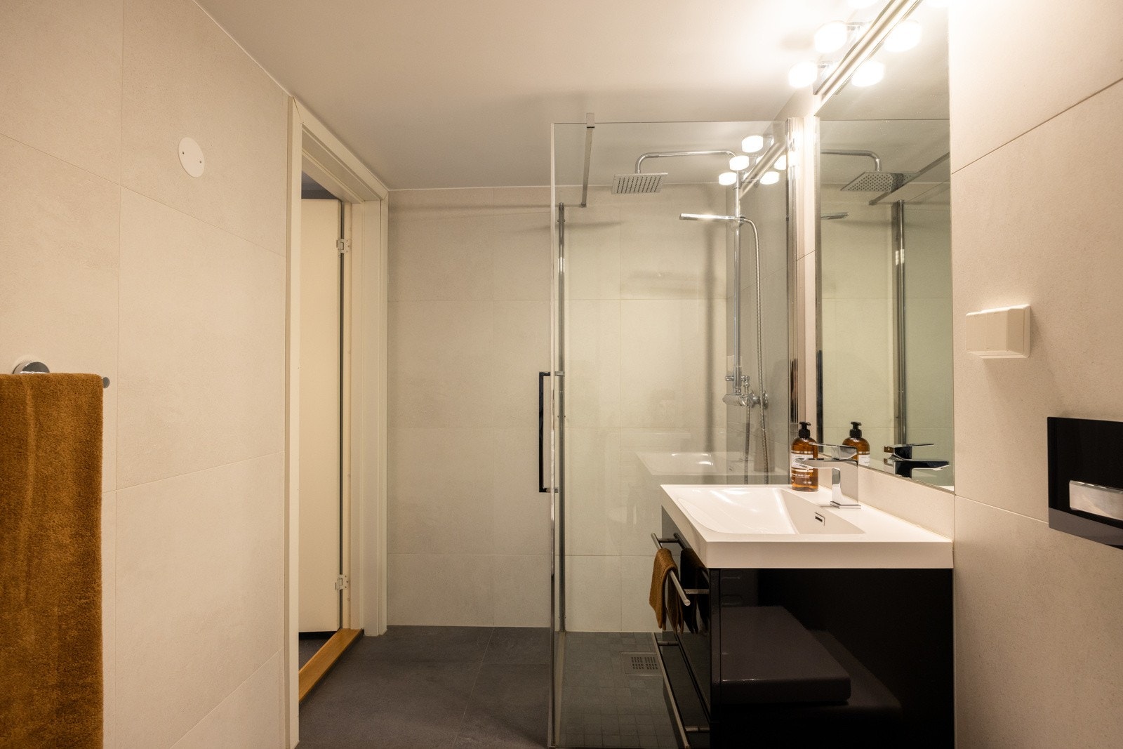 Opplegg for vaskemaskin. Galleribilde