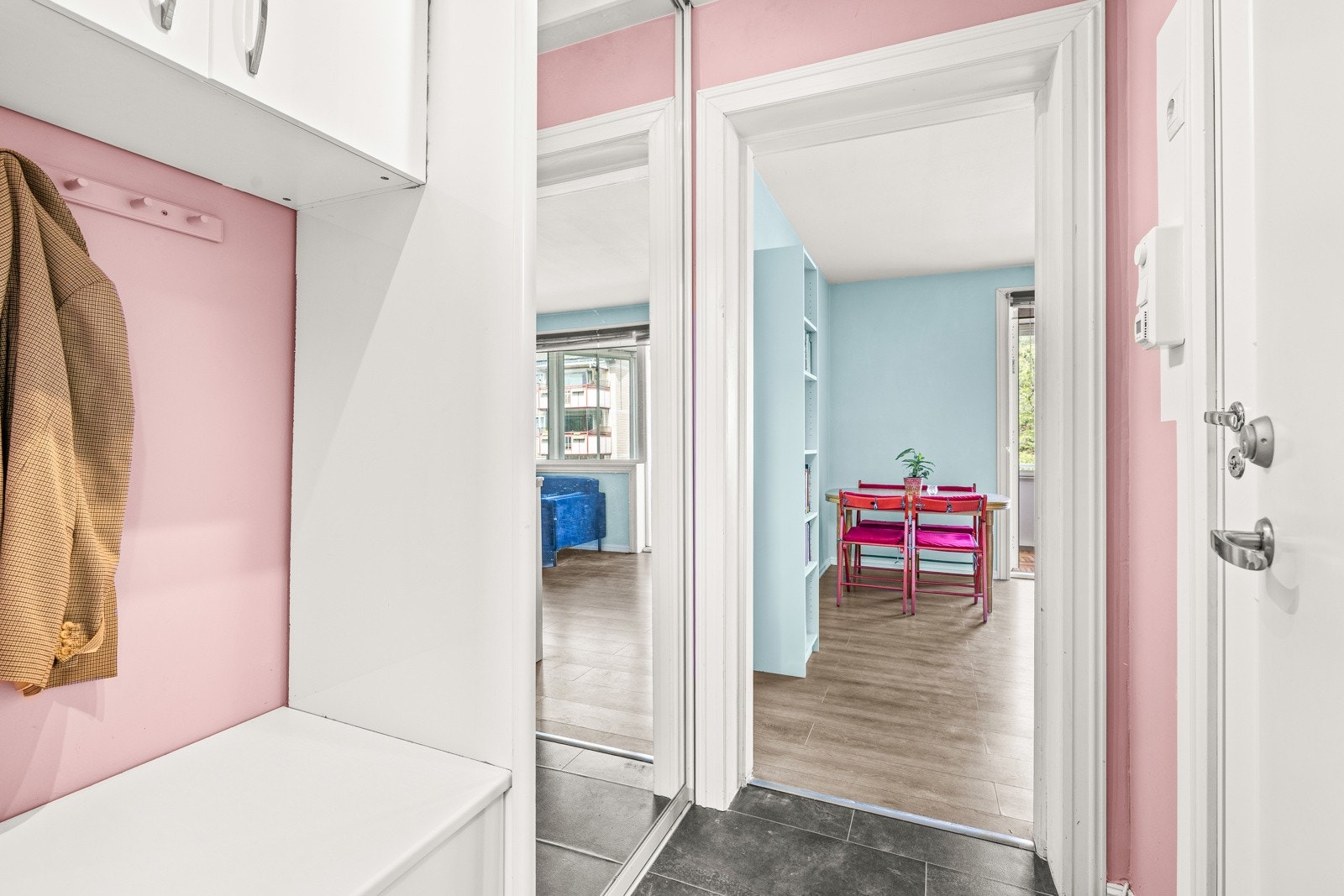 Entré. Galleribilde