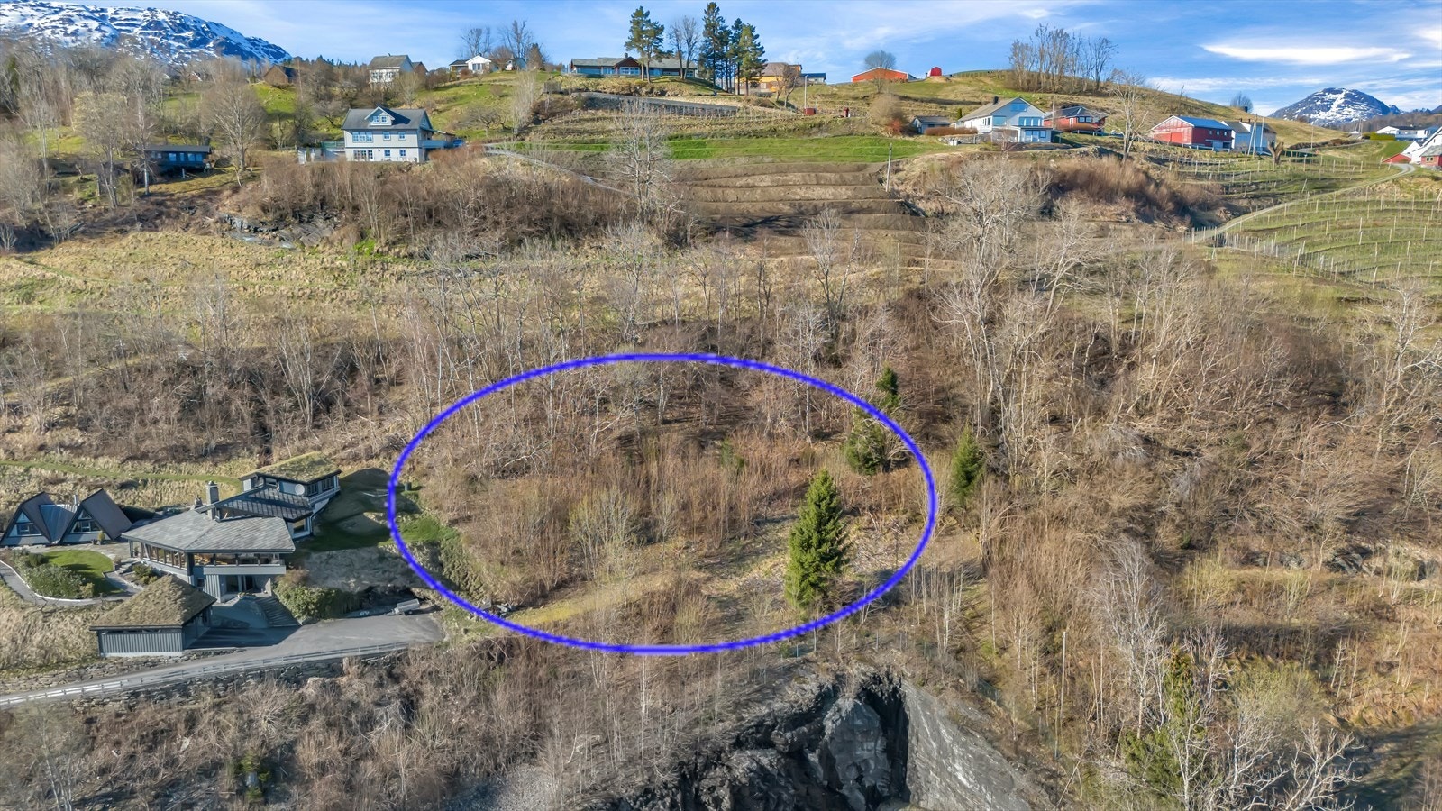 - Her får du muligheten til å bo landlig, samtidig som du har enkelt tilgang til alt du trenger i hverdagen - Galleribilde