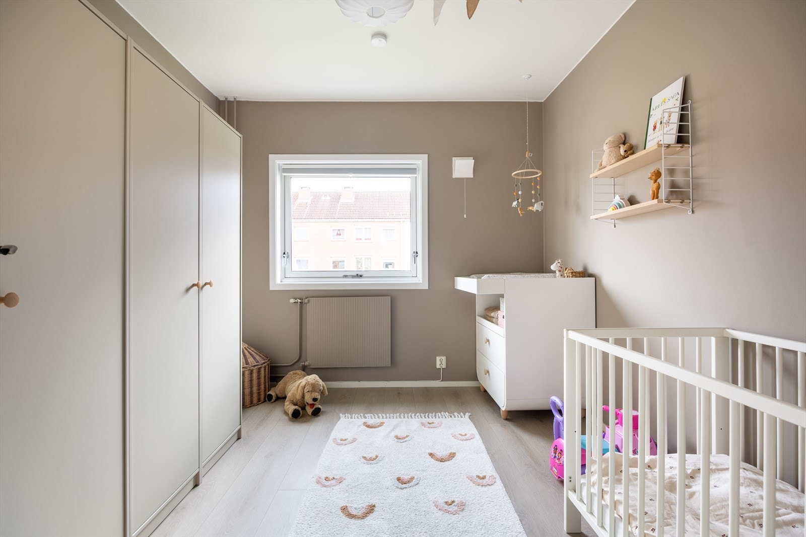 Soverom 2 egner seg godt som barnerom, gjesterom eller kontor Galleribilde