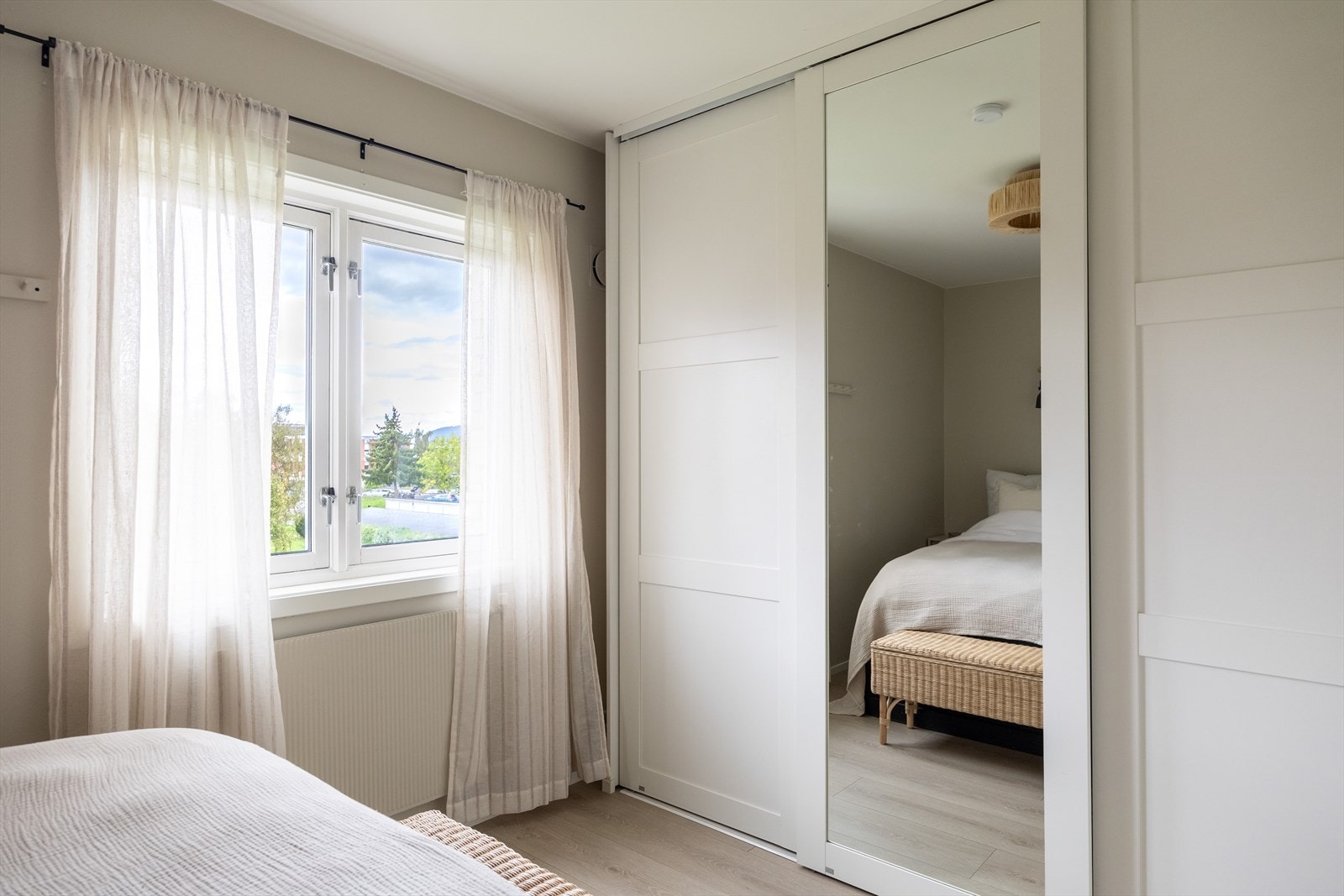 Soverommet vender ut mot stille og rolig område med lite støy Galleribilde