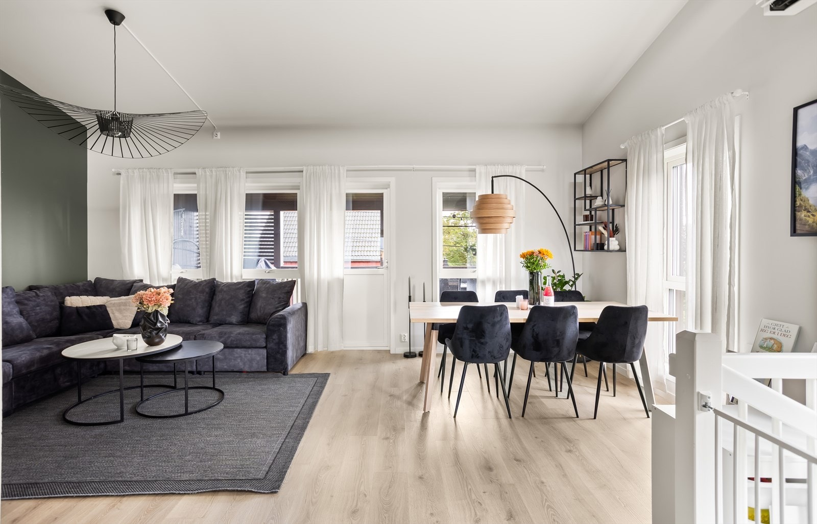 Fra stuen er det utgang til en herlig balkong på 15m². Galleribilde