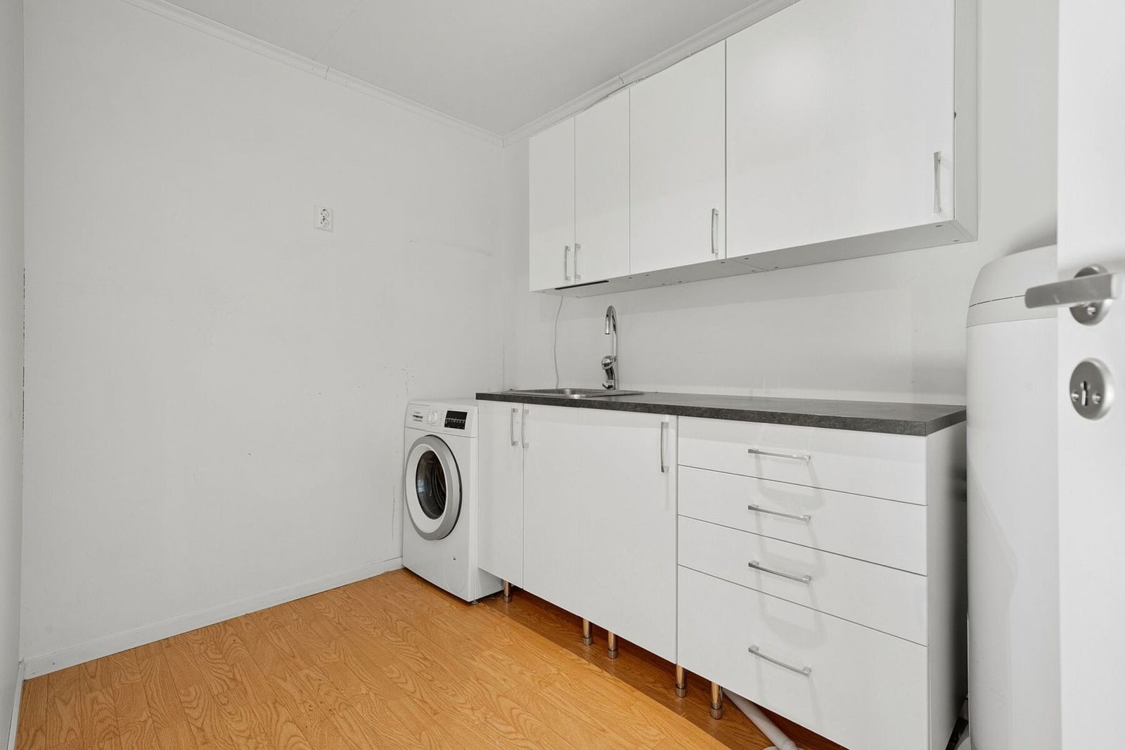 Den andre boden er på 6 kvadratmeter, og benyttes i dag som vaskerom. Galleribilde