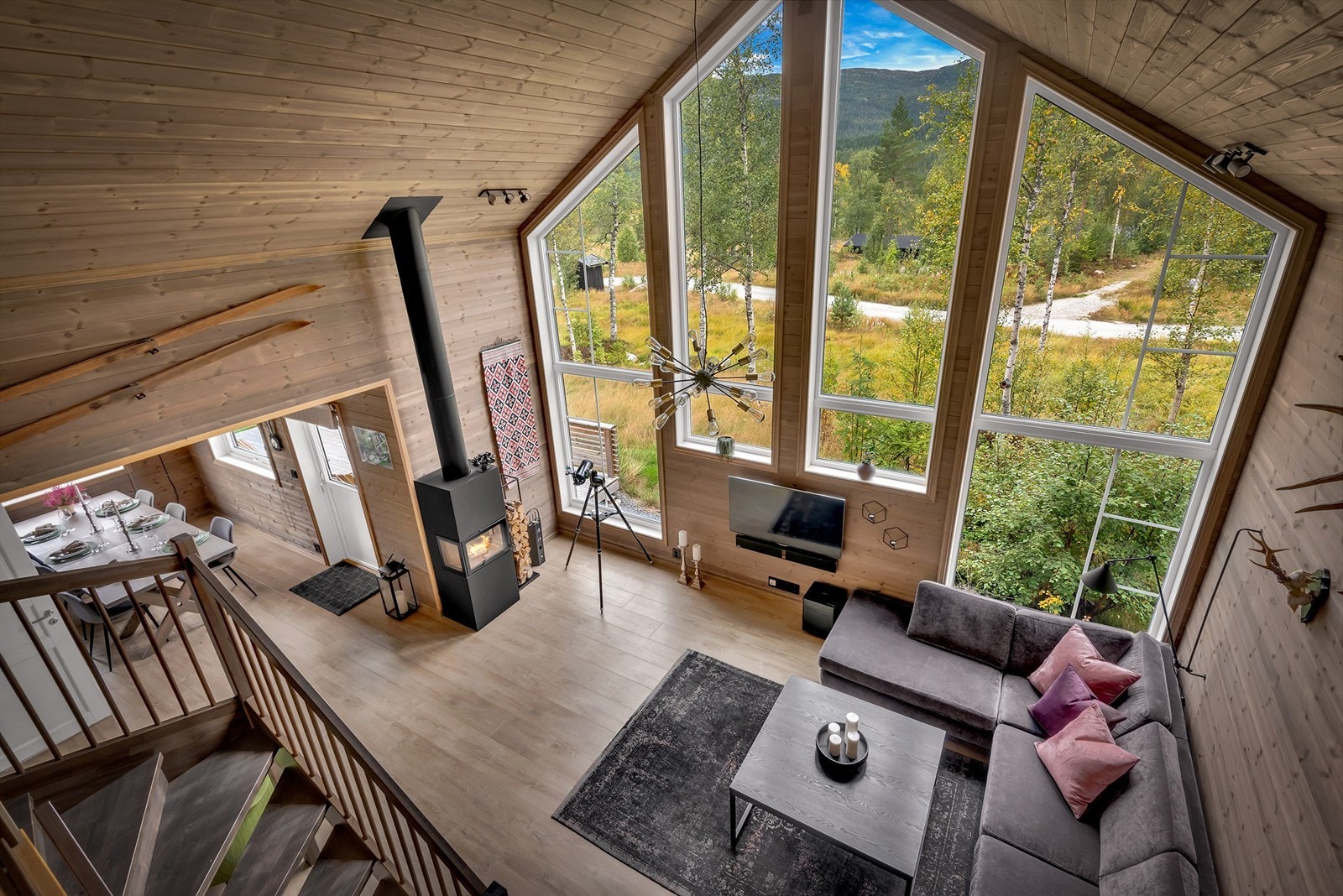 Fra hems har man god oversikt over det innvendige, samt utvendige. En unik utkikkspost. Galleribilde