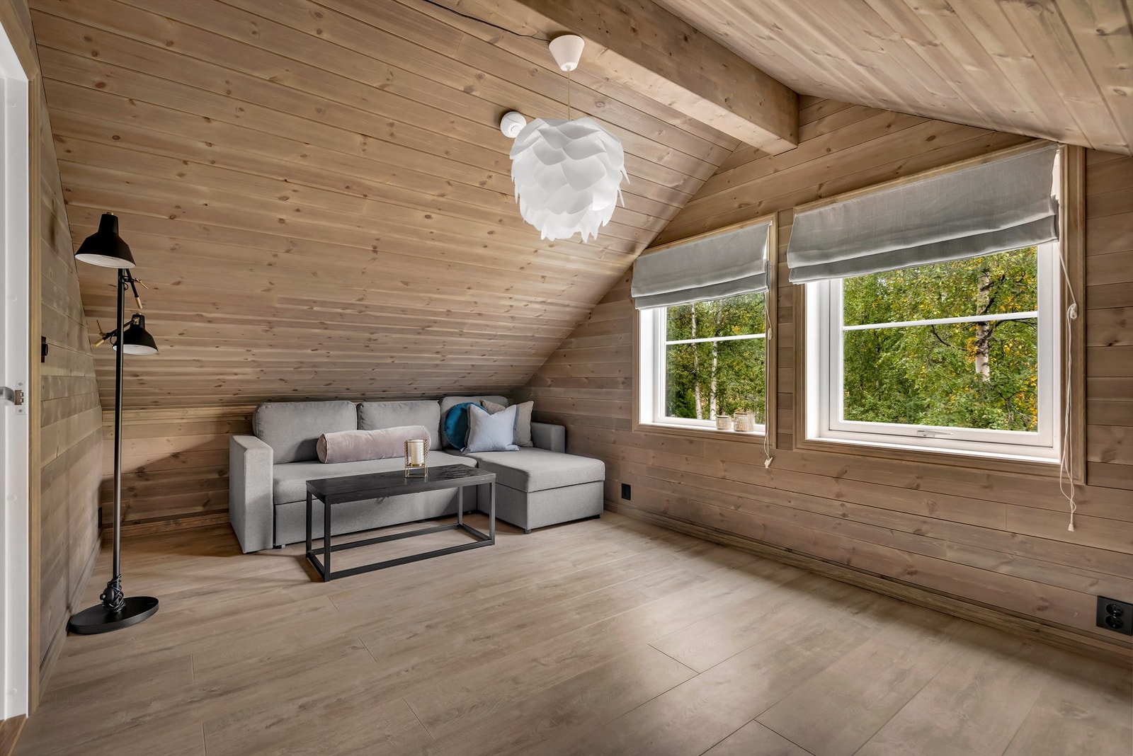 Dersom det trengs ekstra overnattingsplass for gjester, kan det fint møbleres med en seng eller sovesofa. Galleribilde