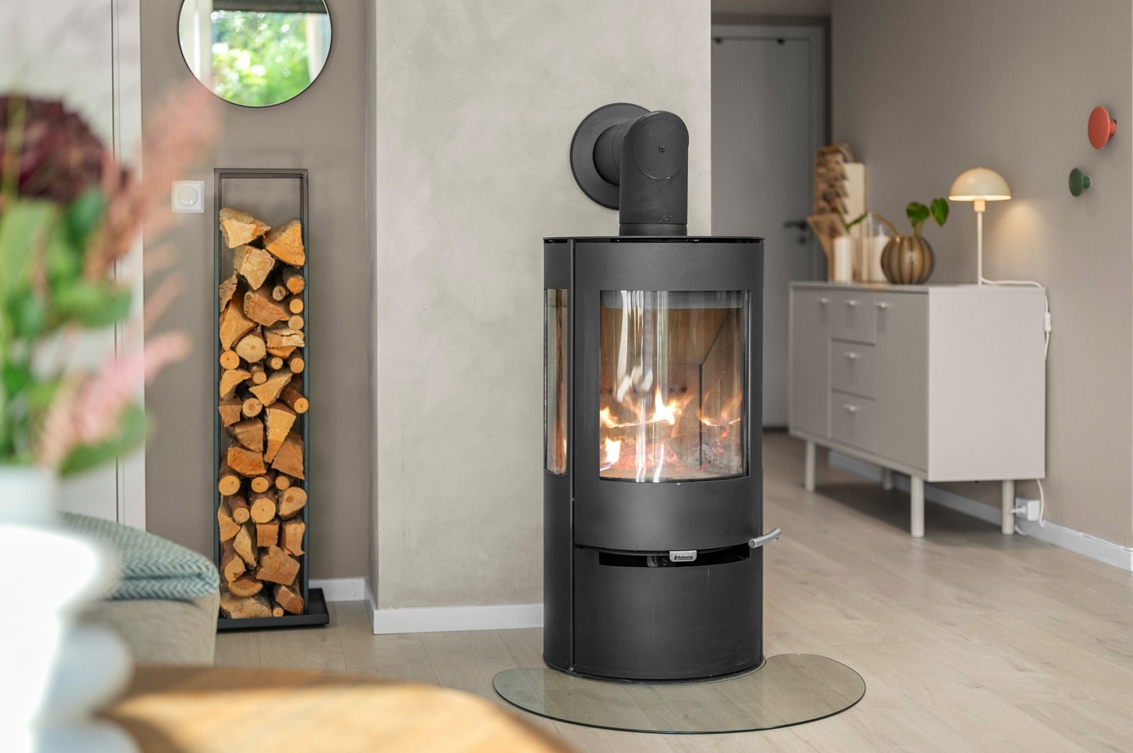 Ny vedovn fra 2023 som gir ekstra hygge Galleribilde