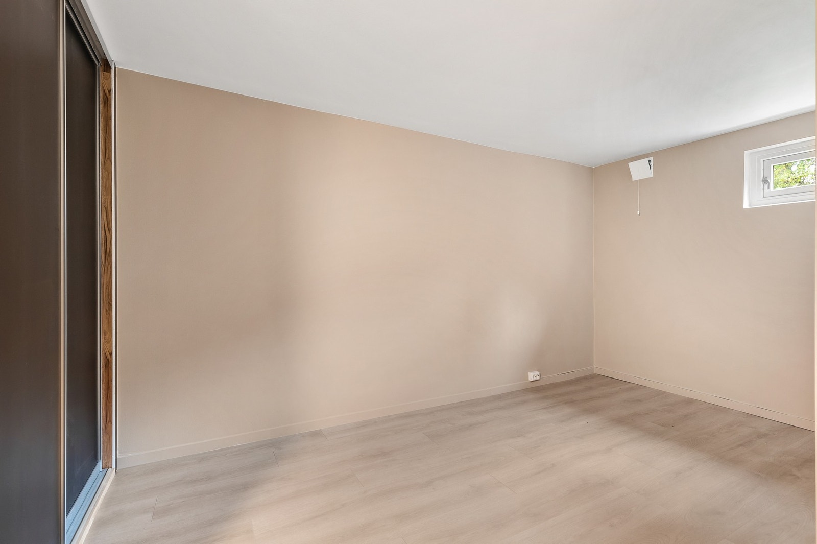 Rom kjeller Galleribilde