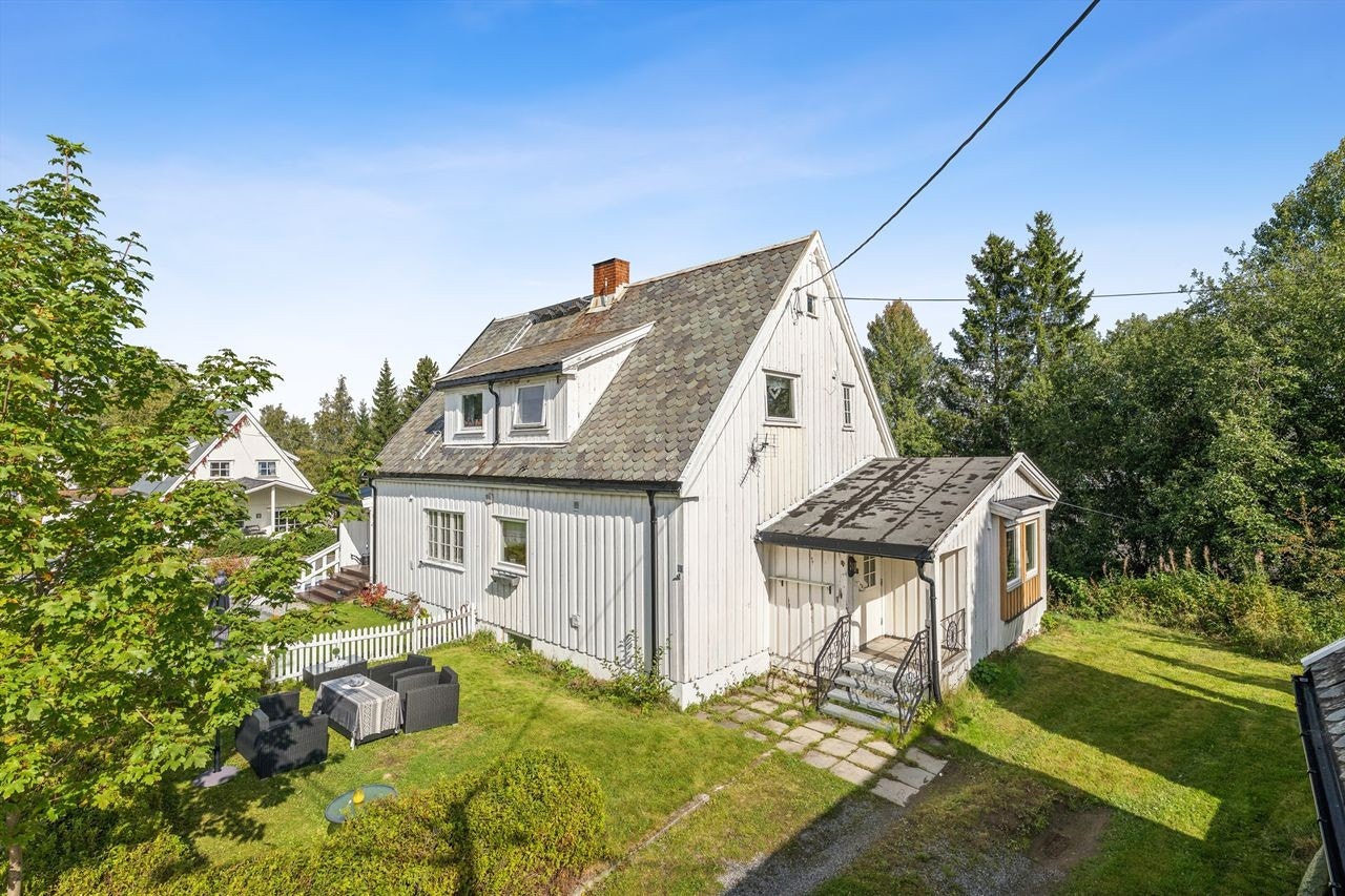 Vertikaldelt tomannsbolig Galleribilde