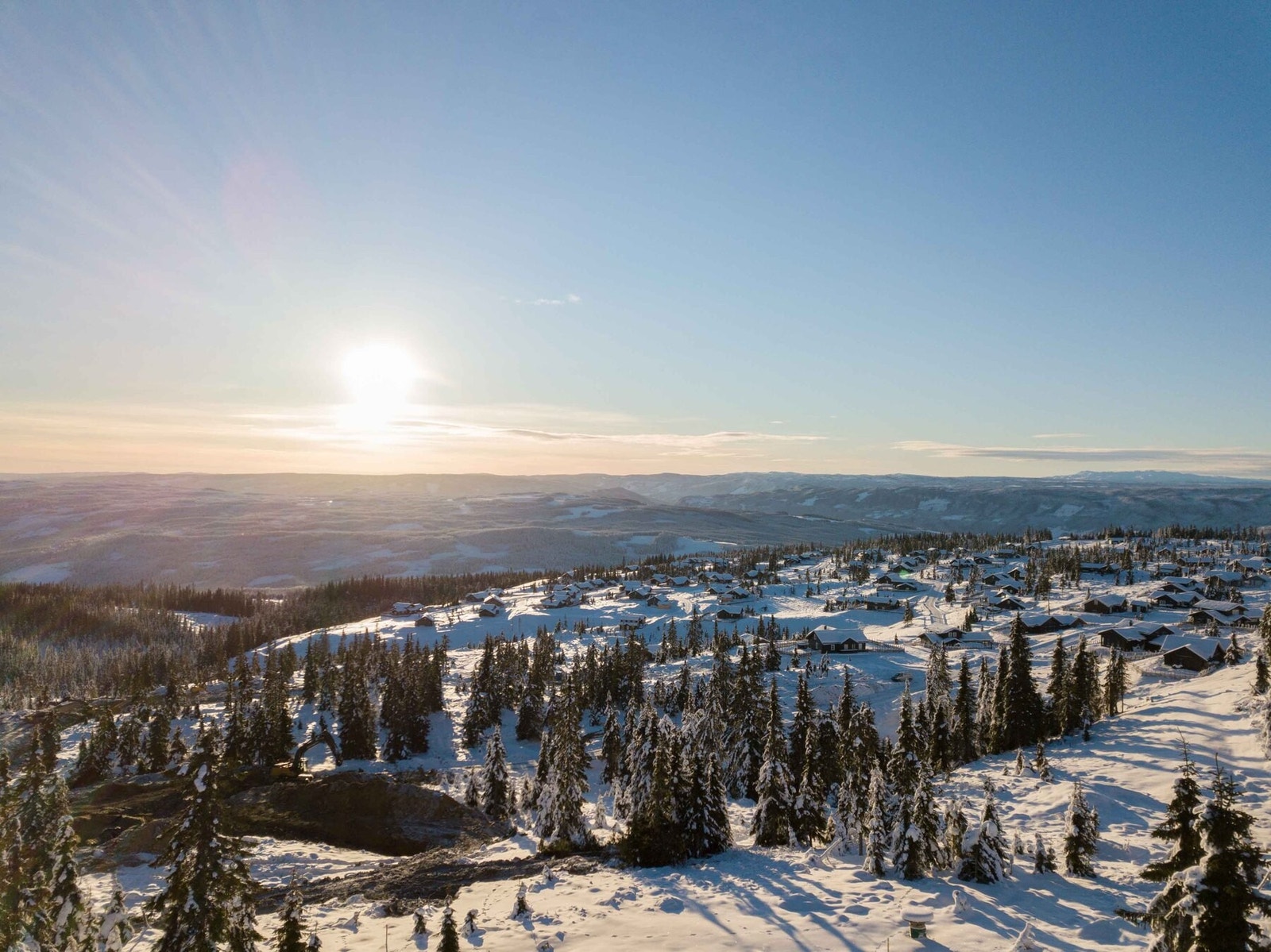 Dronefoto over tomteområdet Galleribilde