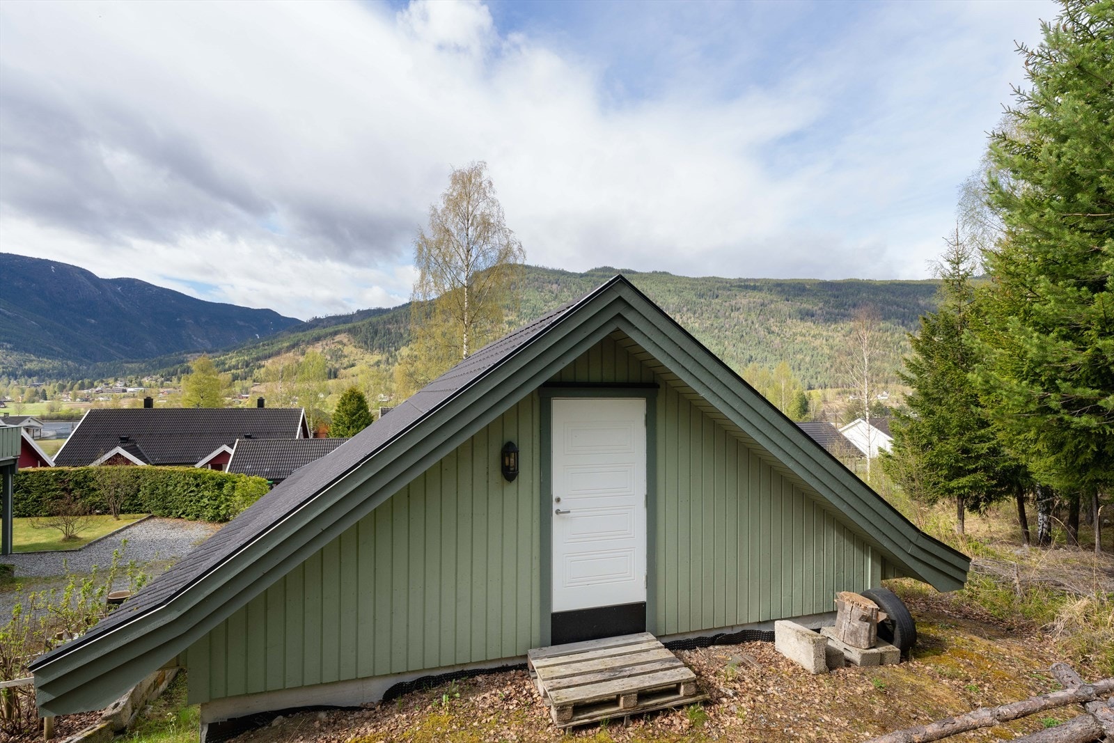 Inngang til loft på baksiden av garasjen Galleribilde