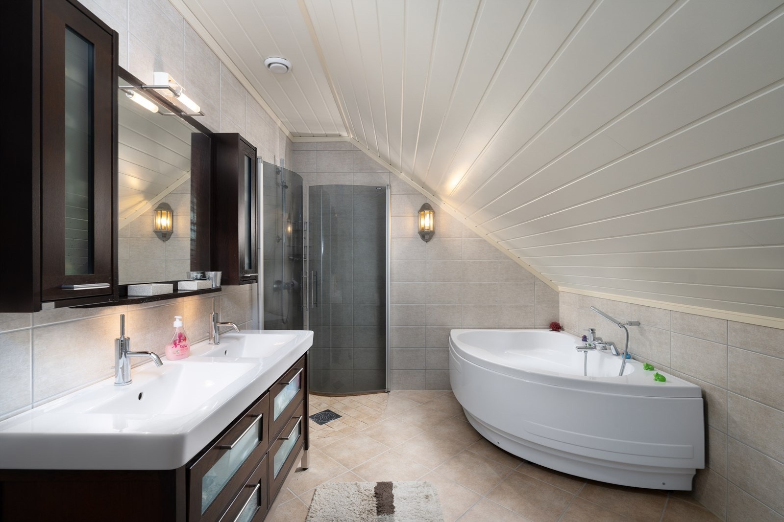 Baderom i 2. etasje. Galleribilde