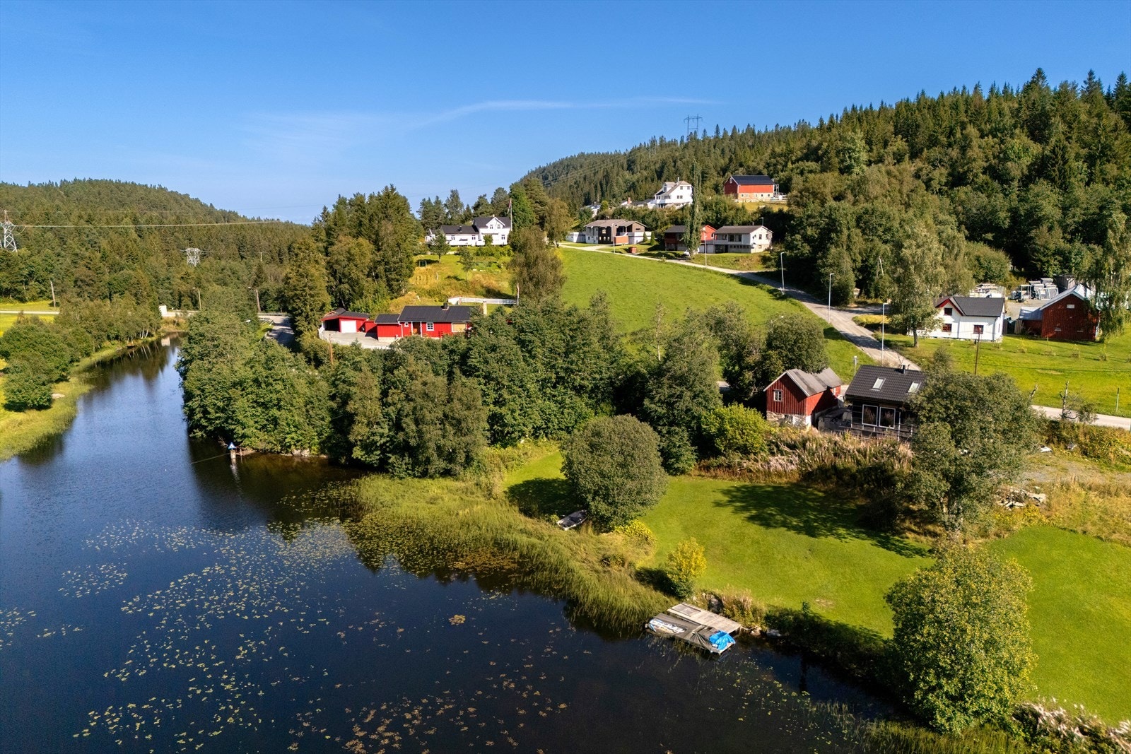 Droneoversikt. Boligen ligger kun 15min fra Trondheim Galleribilde