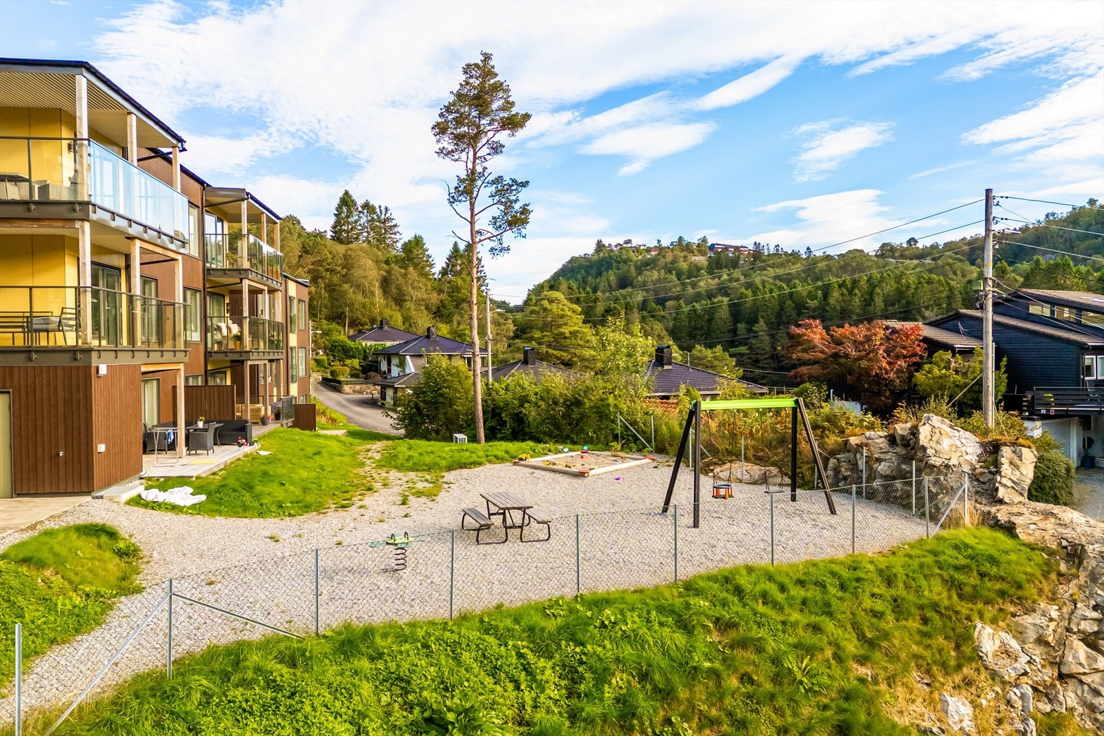 Lekeplass tilhørende sameiet - perfekt for barnefamilier! Galleribilde
