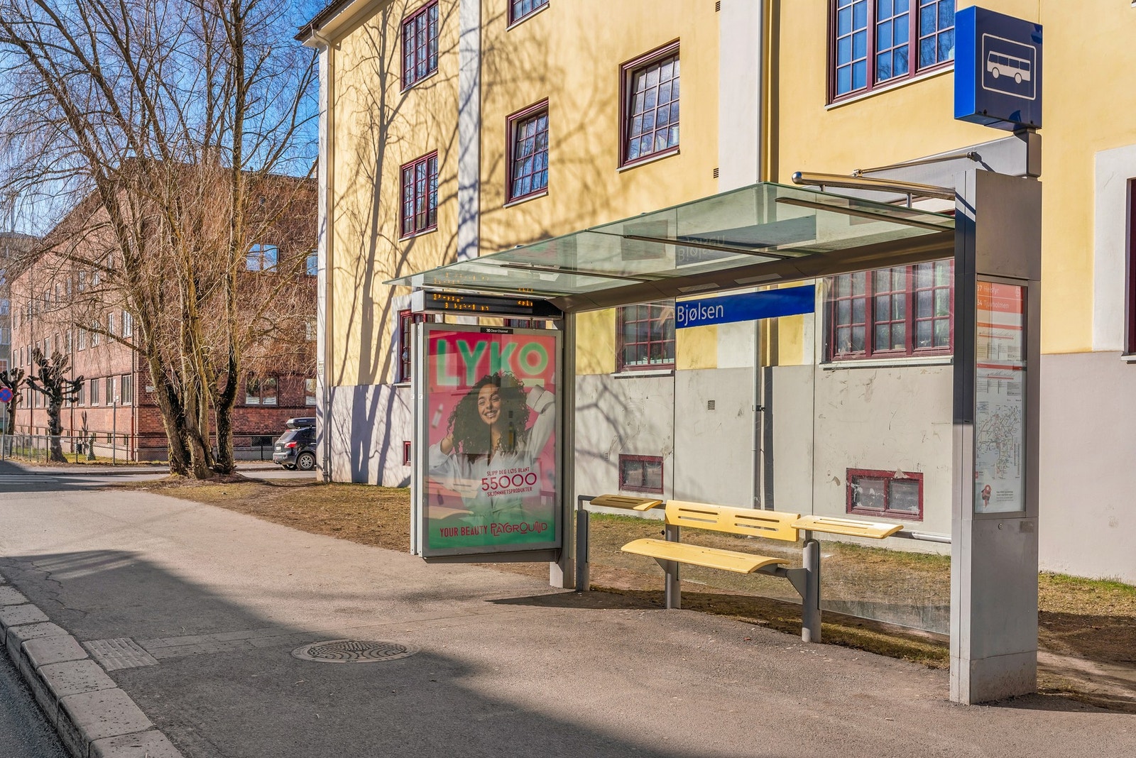 Umiddelbar nærhet til bussholdeplass | Busslinje 37, 54 og nattbuss tar deg enkelt rundt i Oslo| Buss 20 går fra Arendalsgata Galleribilde