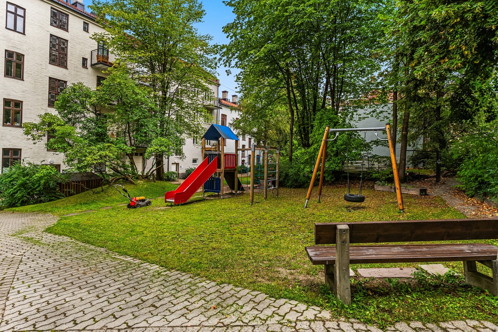 Bakgården | Mulighet for garasjeleie etter venteliste Galleribilde