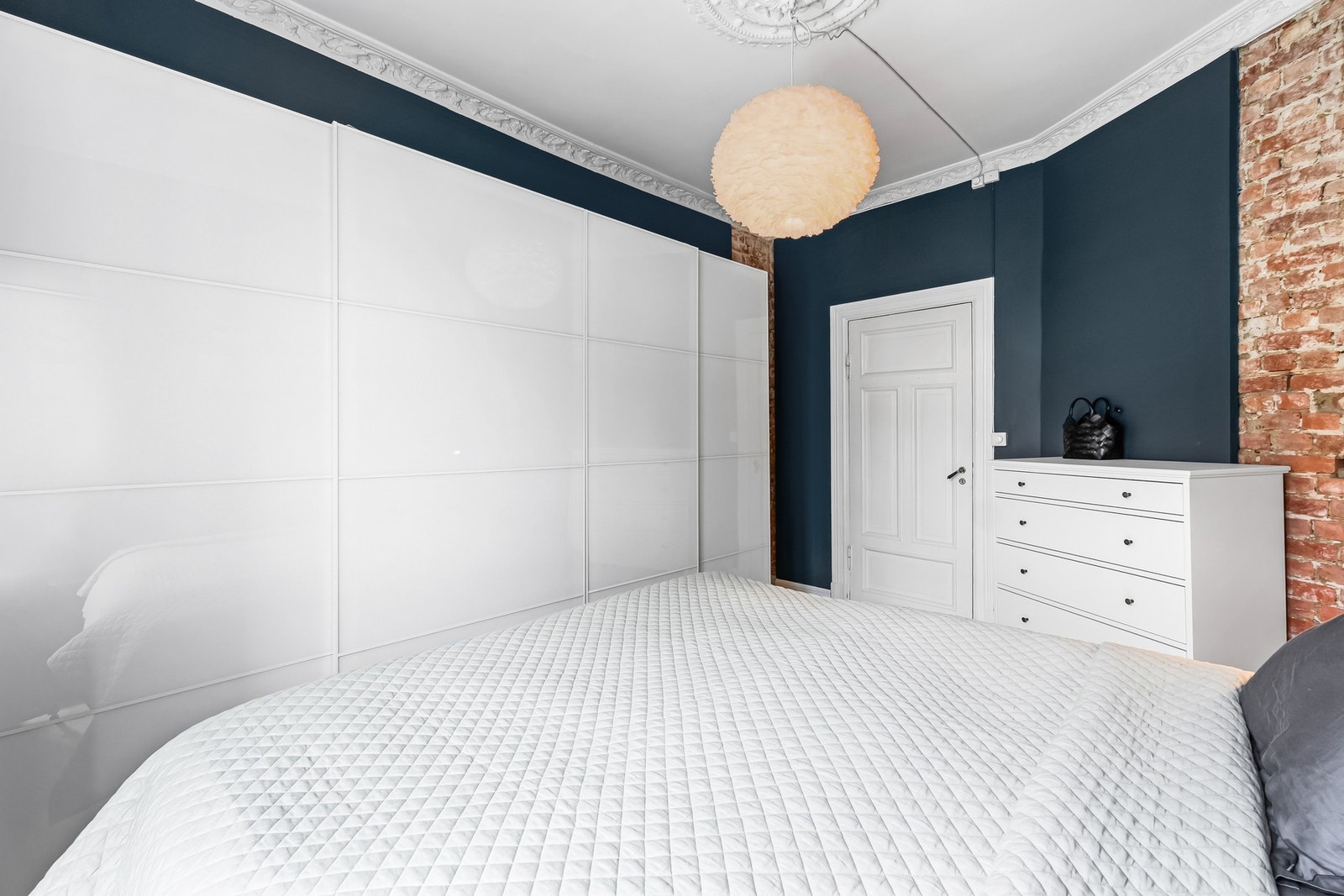 Stor skyvedørsgardobe på ca. 4 meter Galleribilde