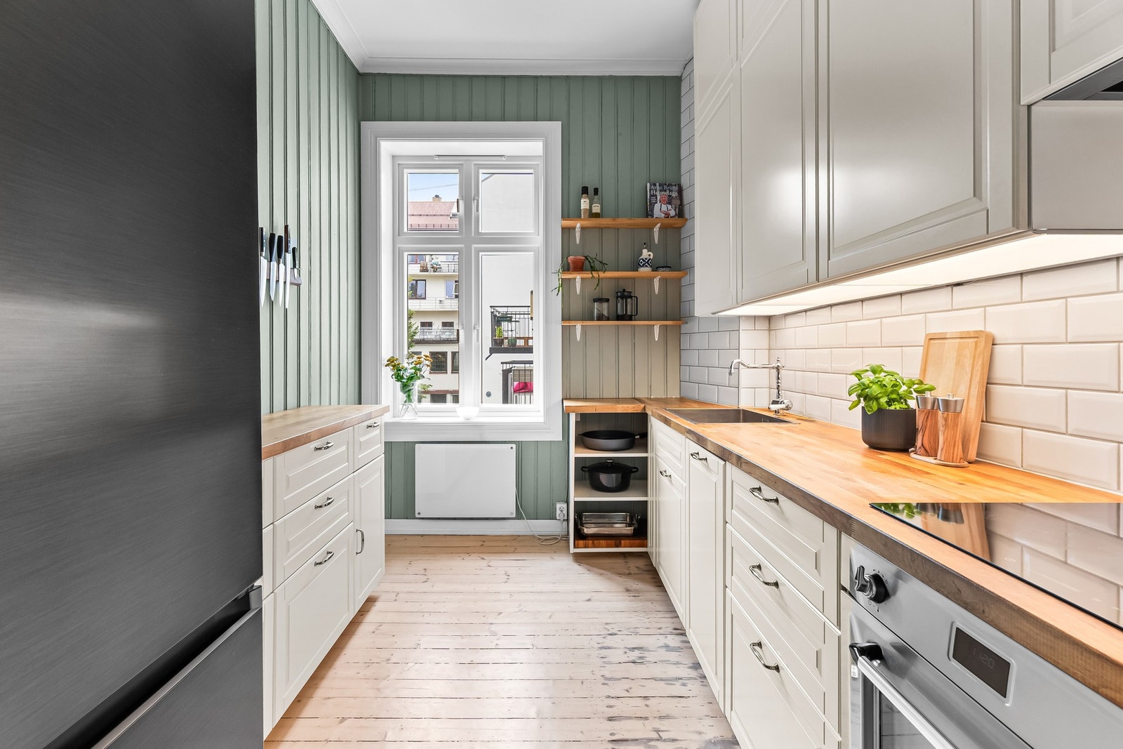 Klassisk og delikat kjøkken fra 2016 Galleribilde