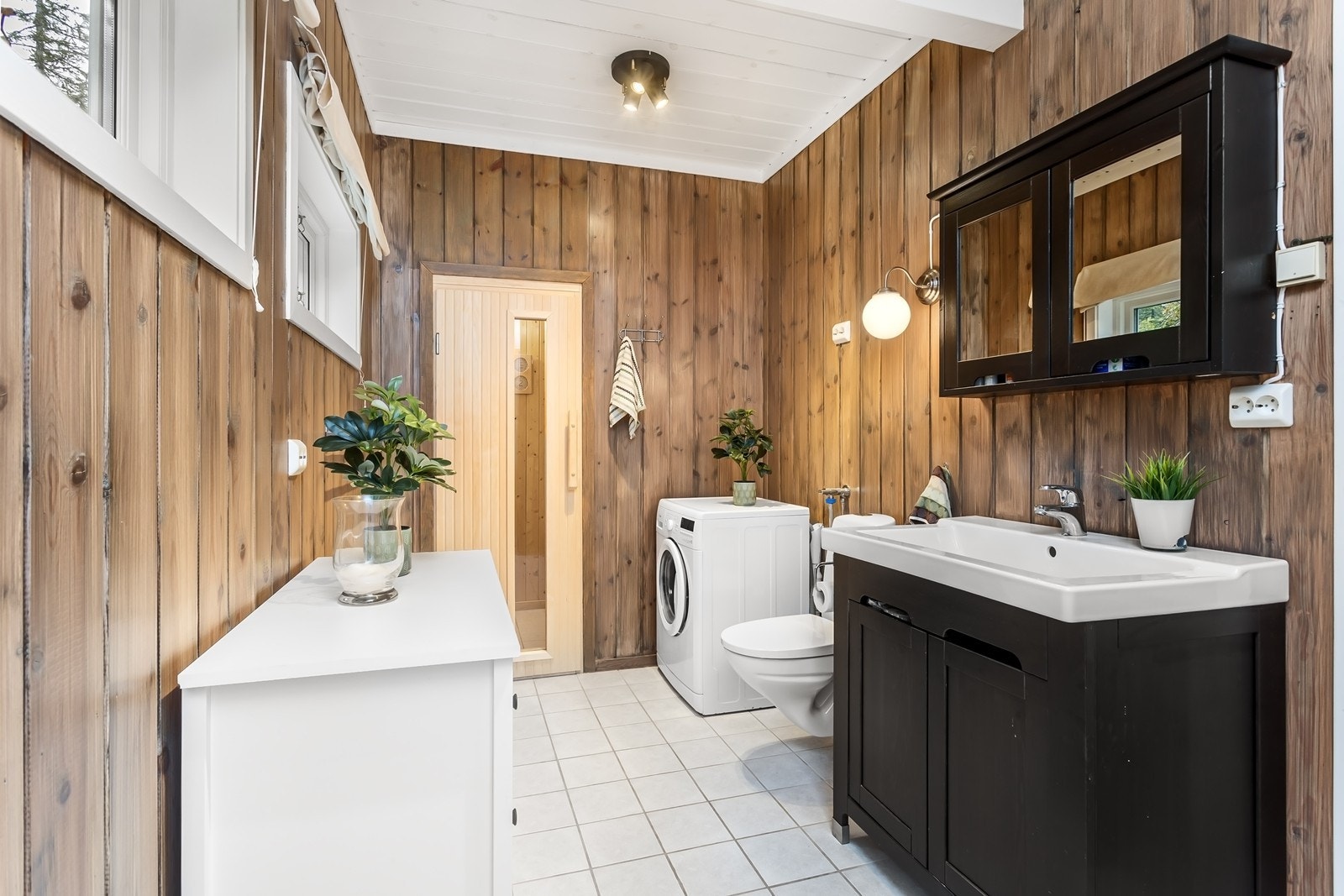 Fra badet er det også inngang til badstue. Galleribilde