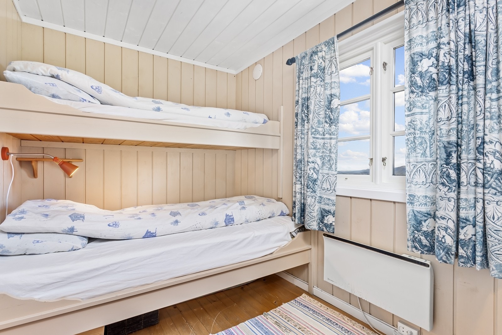 Soverom nr. 3 er innredet med køyeseng og har 3 soveplasser. Galleribilde