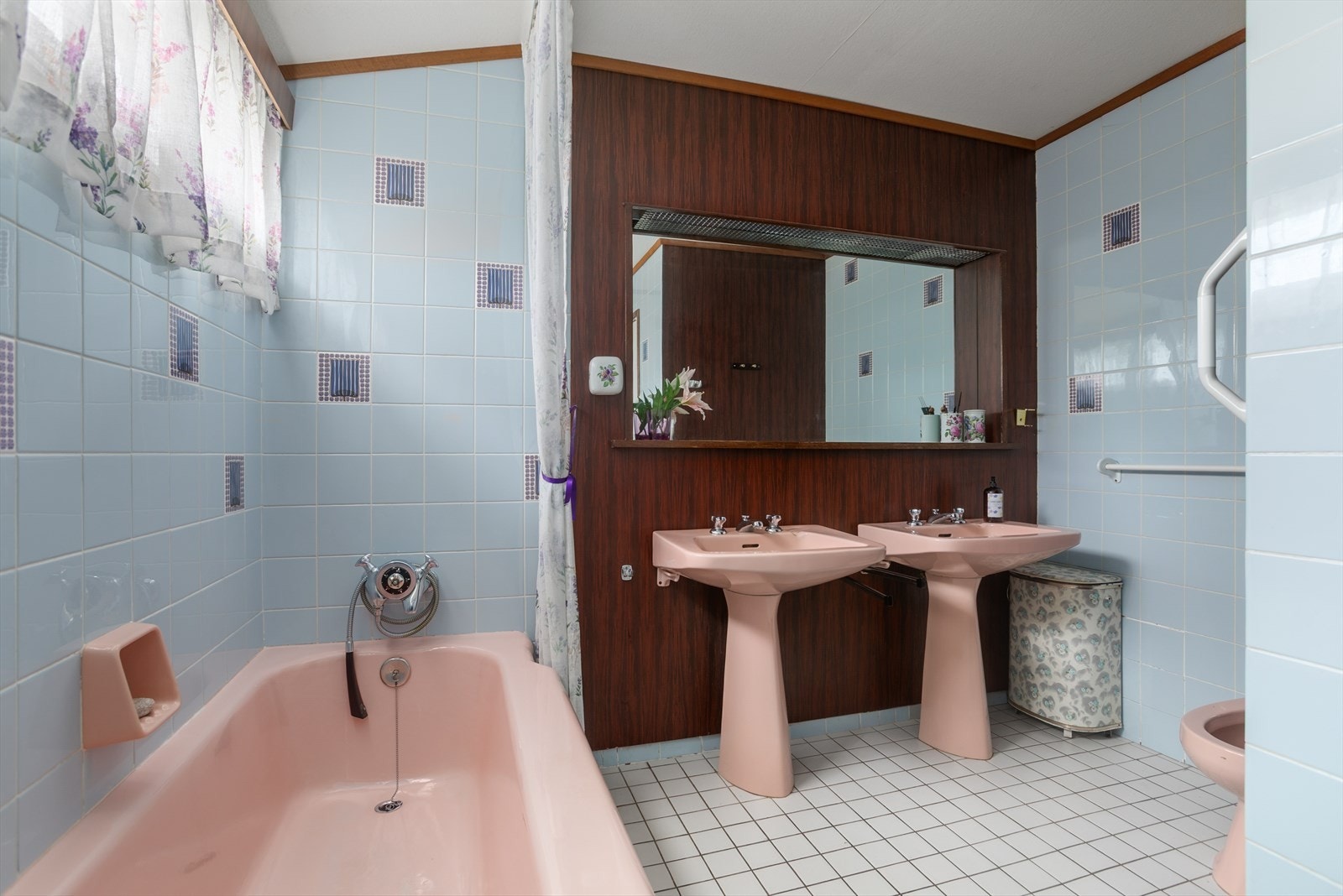 Flislagt baderom i 1. etasje Galleribilde