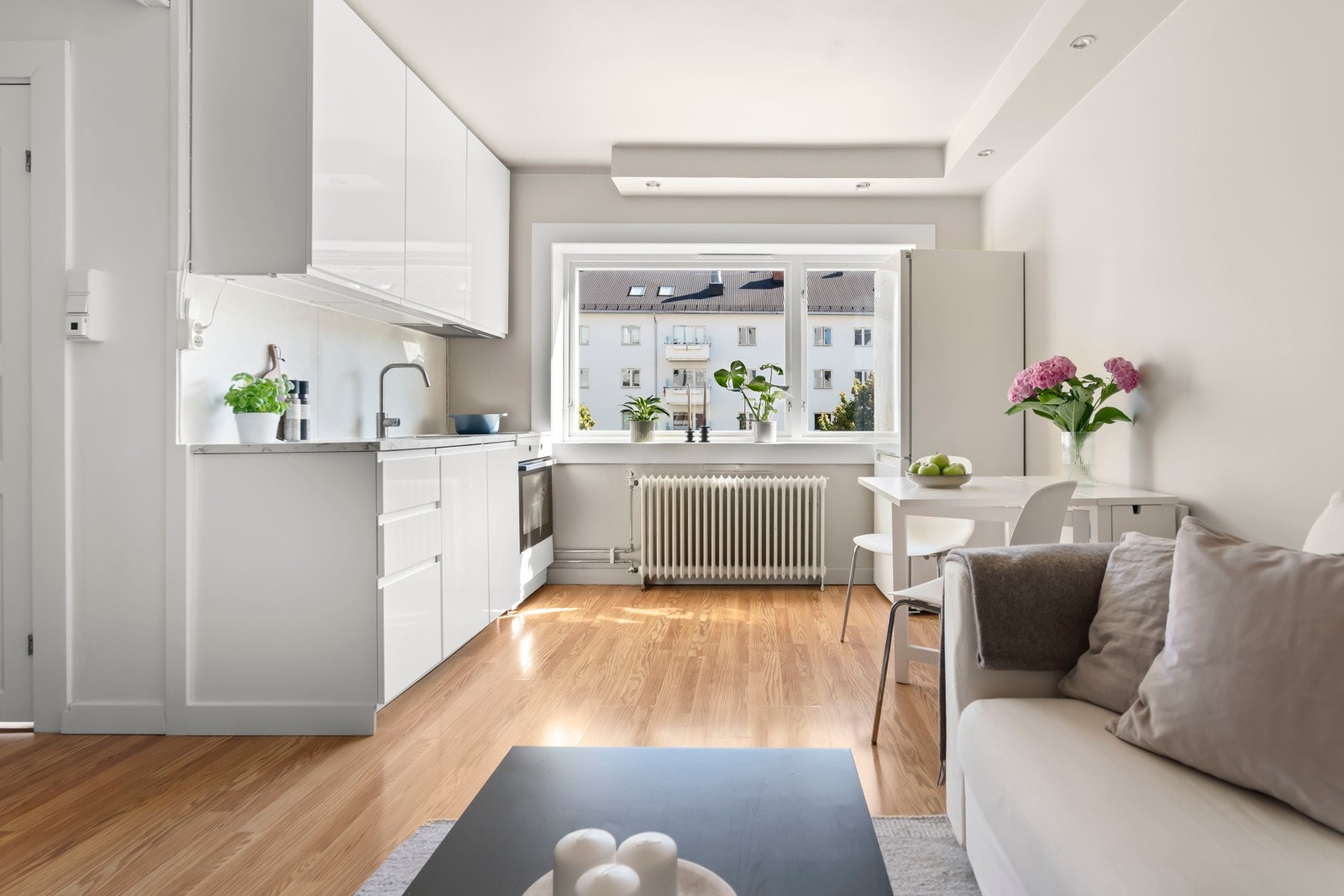 Aleksander Fjeld Andersen v/Privatmegleren Aksept har gleden av å ønske velkommen til Uelands gate 57N! Galleribilde